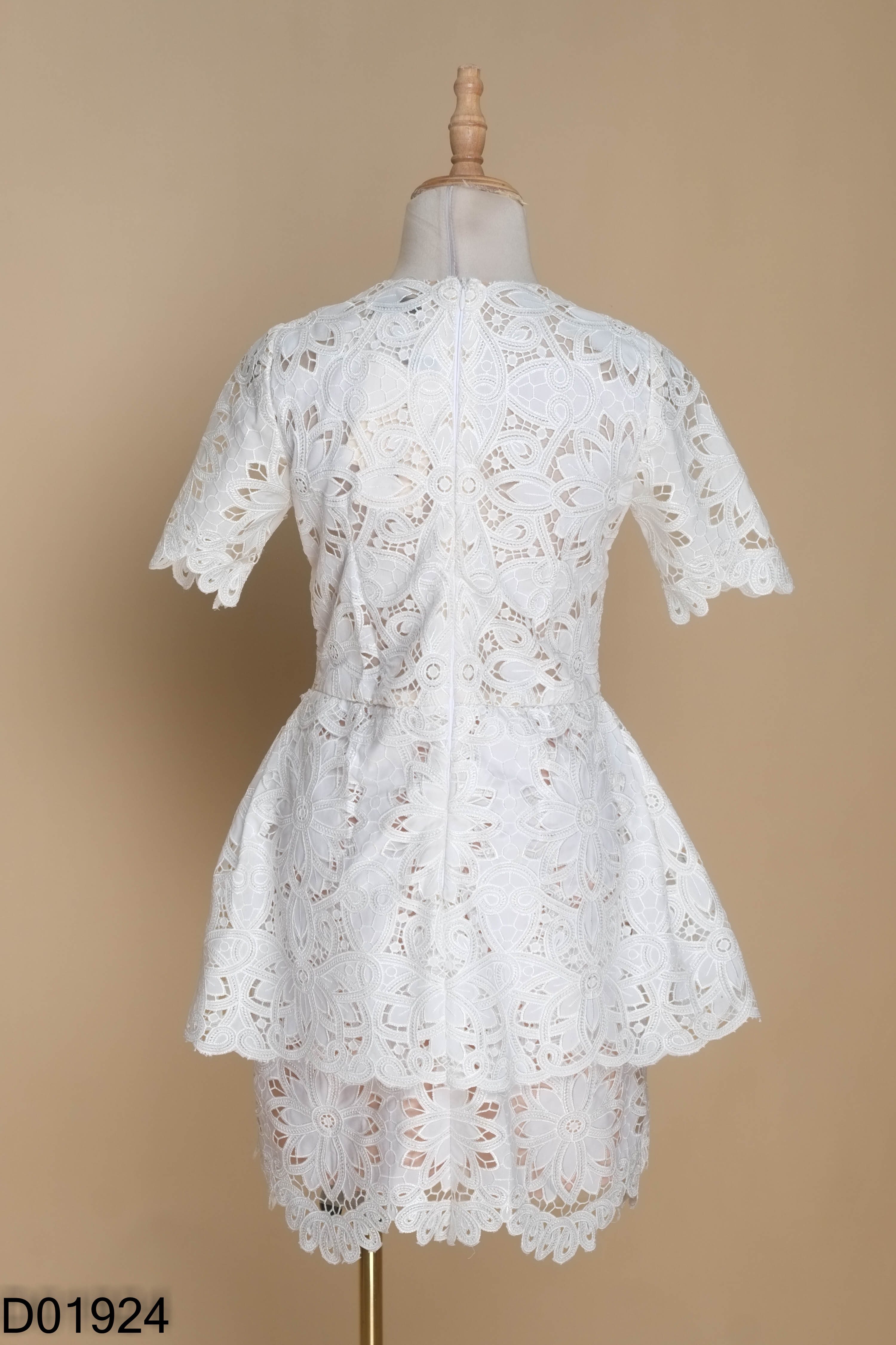 NEWTAG Váy AMY STORE ren trắng