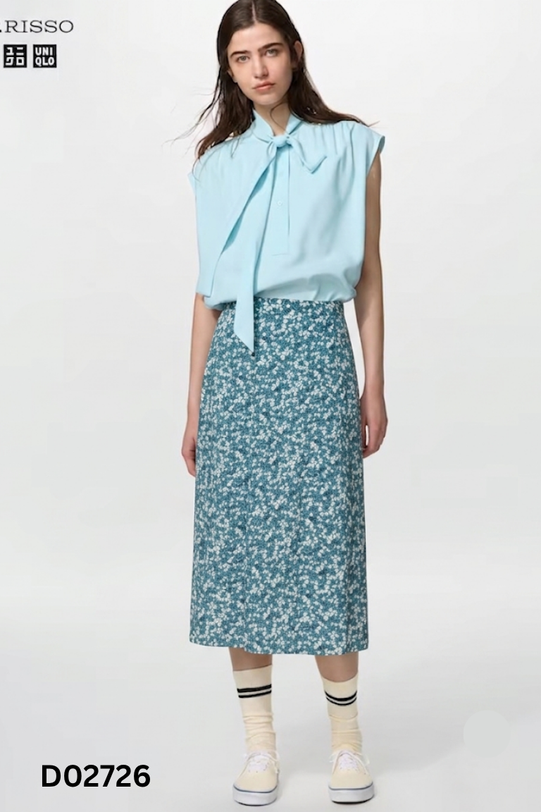 Chân váy UNIQLO xanh họa tiết hoa
