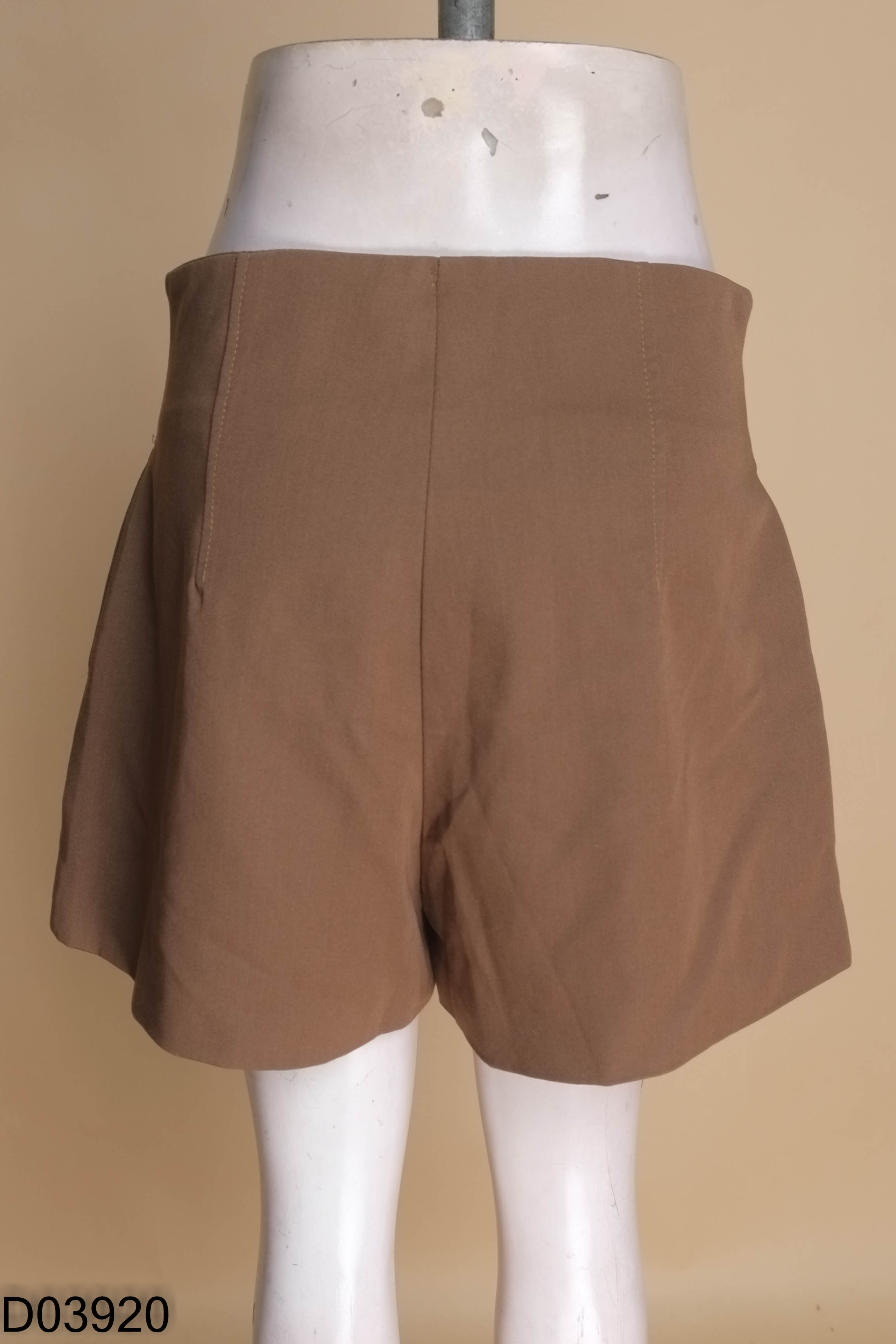 Quần short nâu trơn