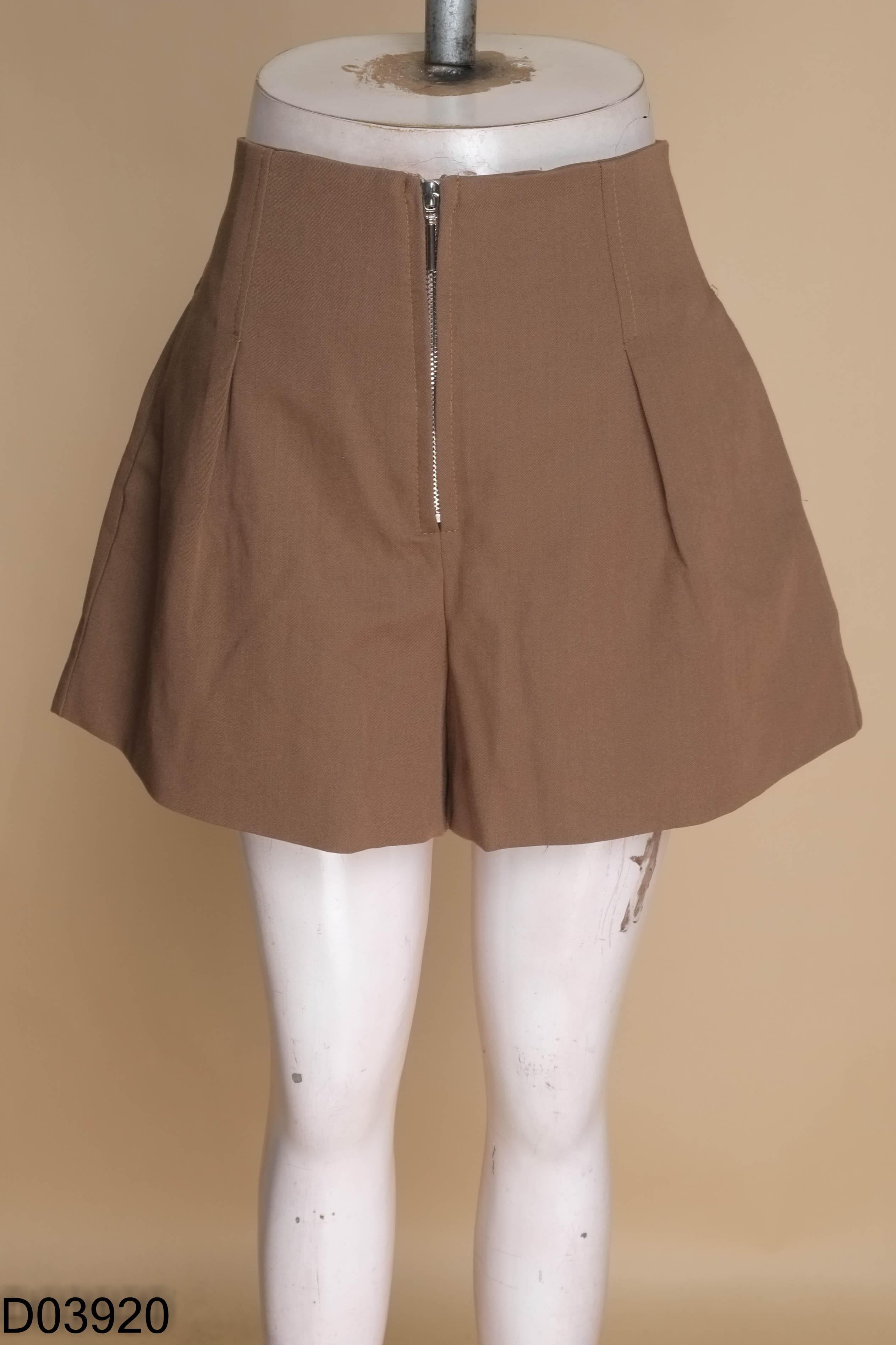 Quần short nâu trơn