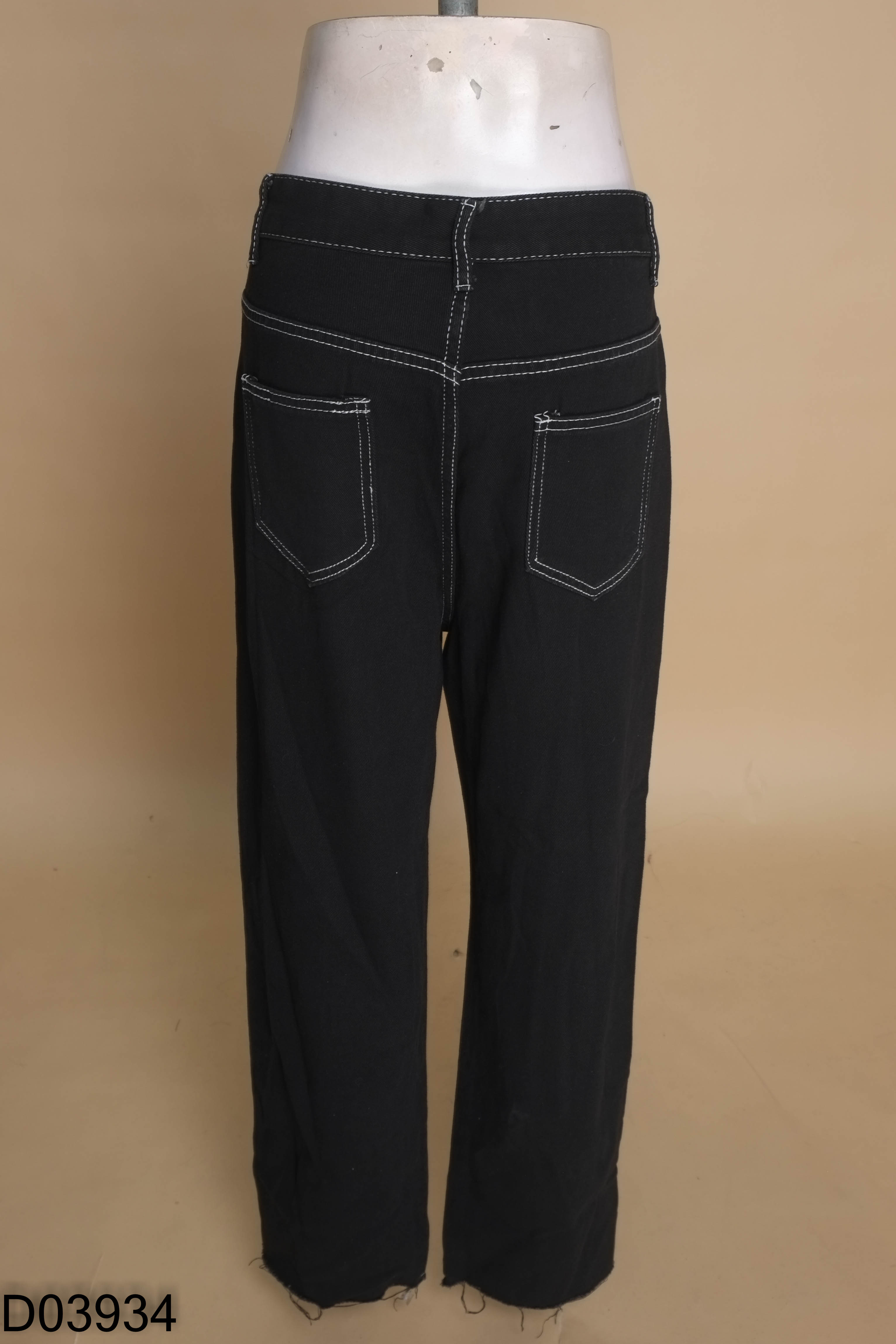 Quần jeans đen viền chỉ trắng