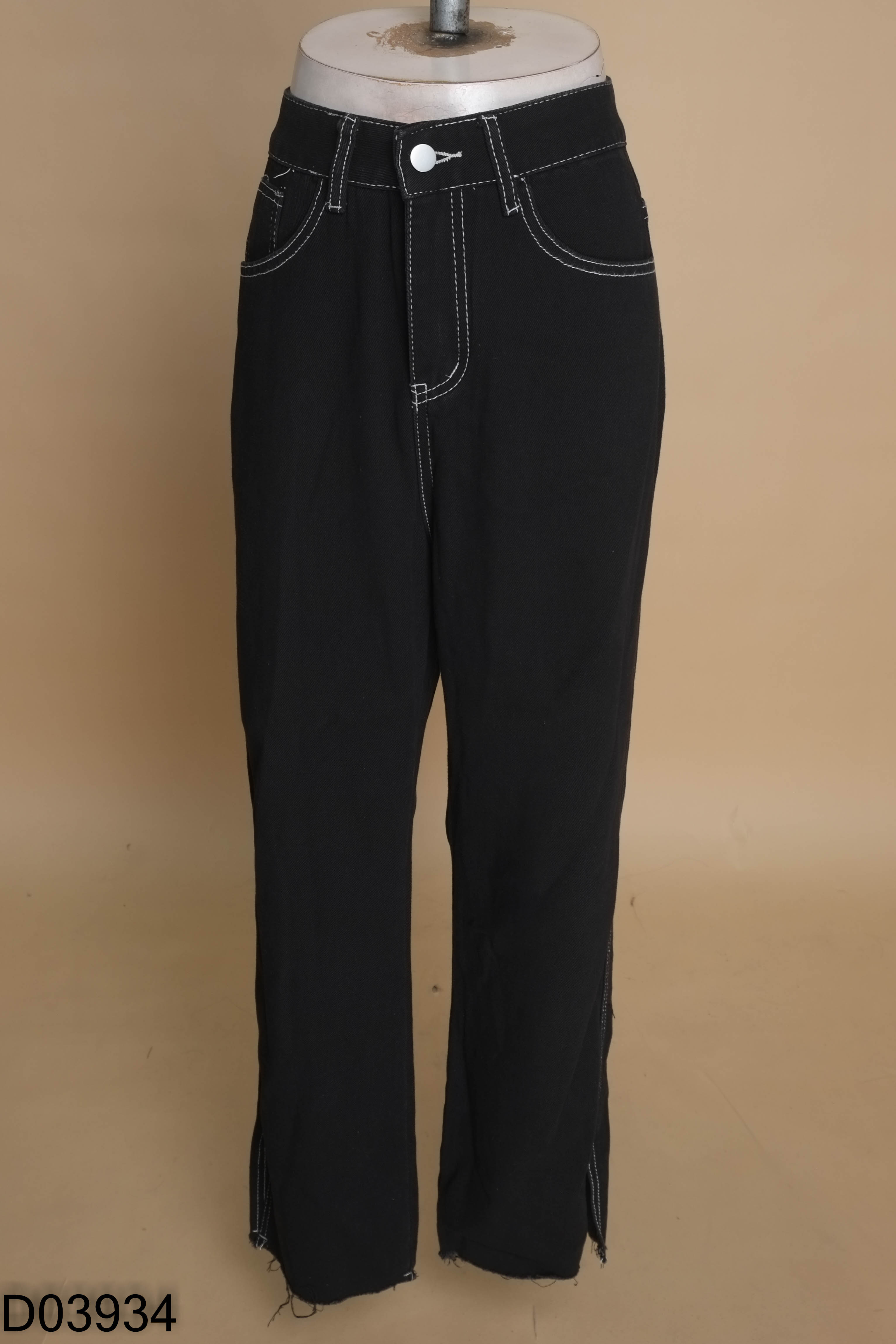 Quần jeans đen viền chỉ trắng
