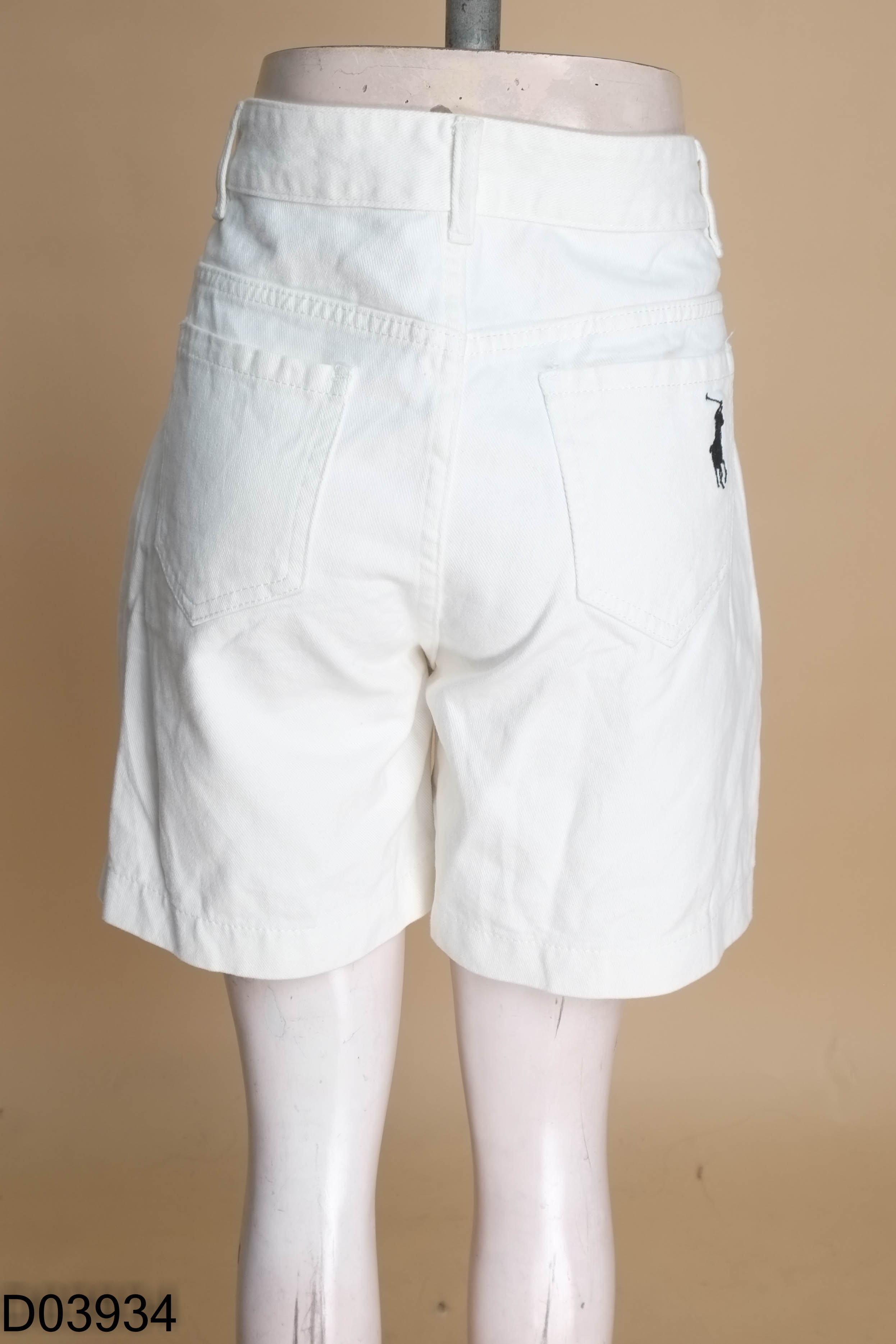 Quần shorts jeans lửng trắng thêu ngựa