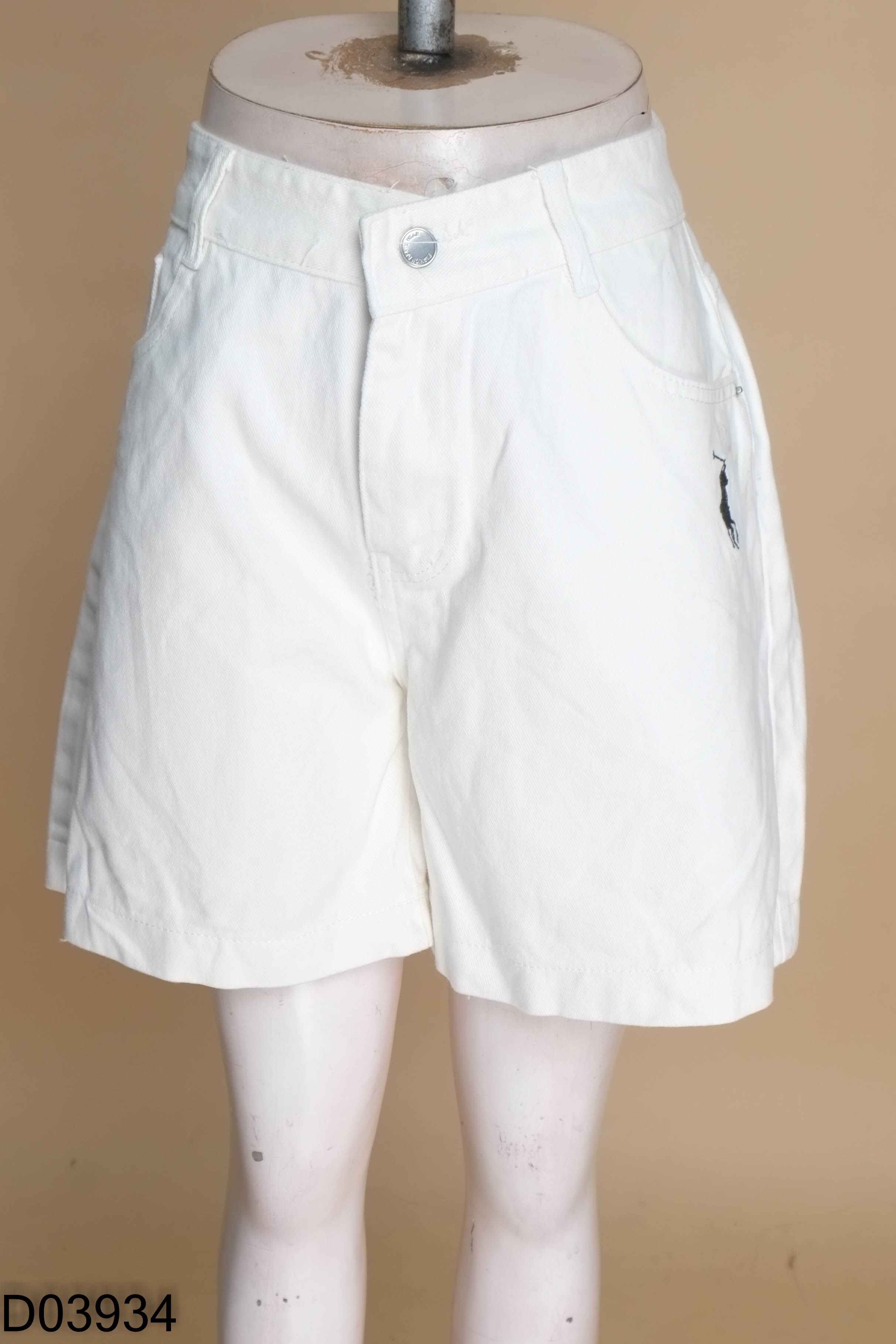 Quần shorts jeans lửng trắng thêu ngựa