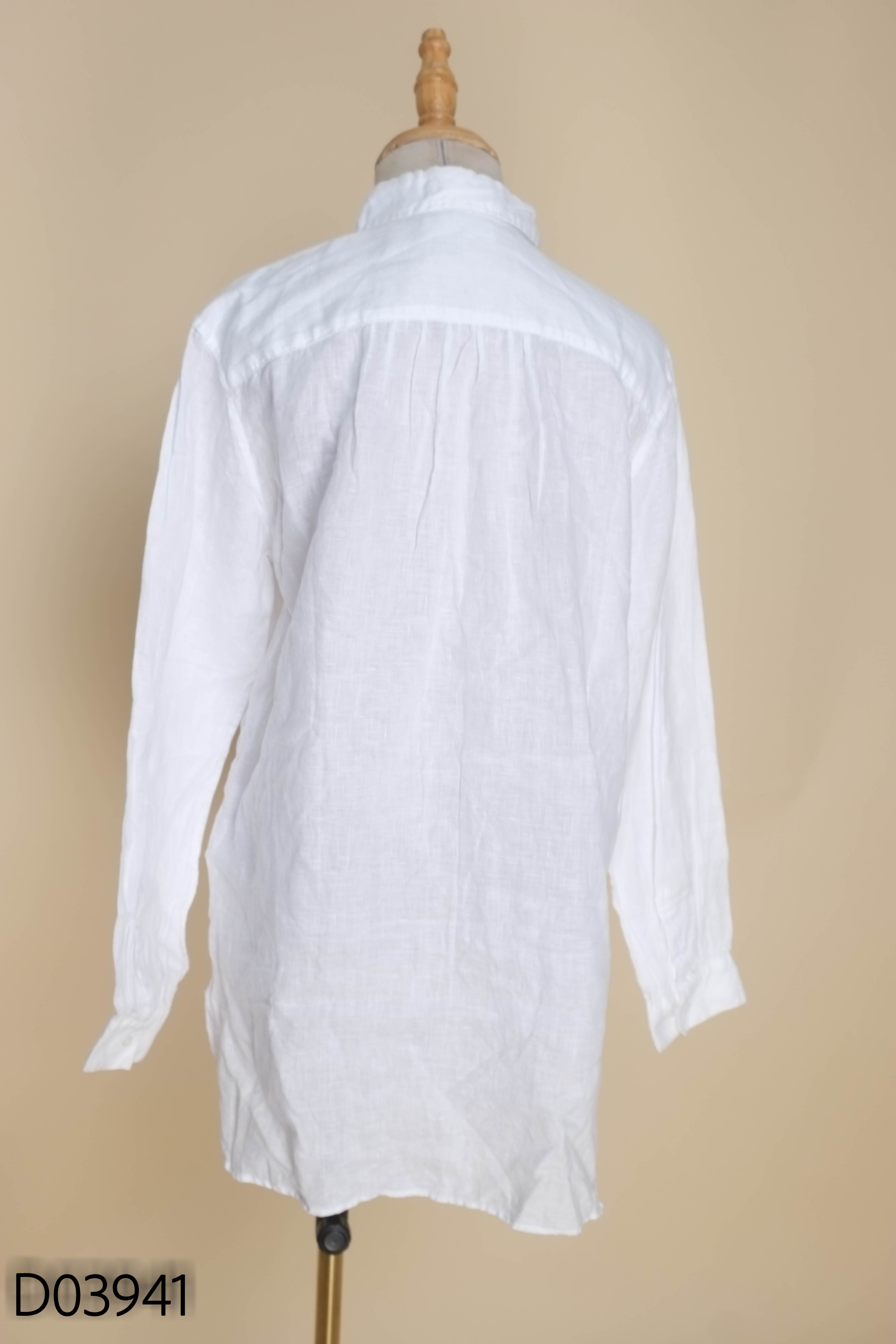 Áo sơ mi trắng UNIQLO