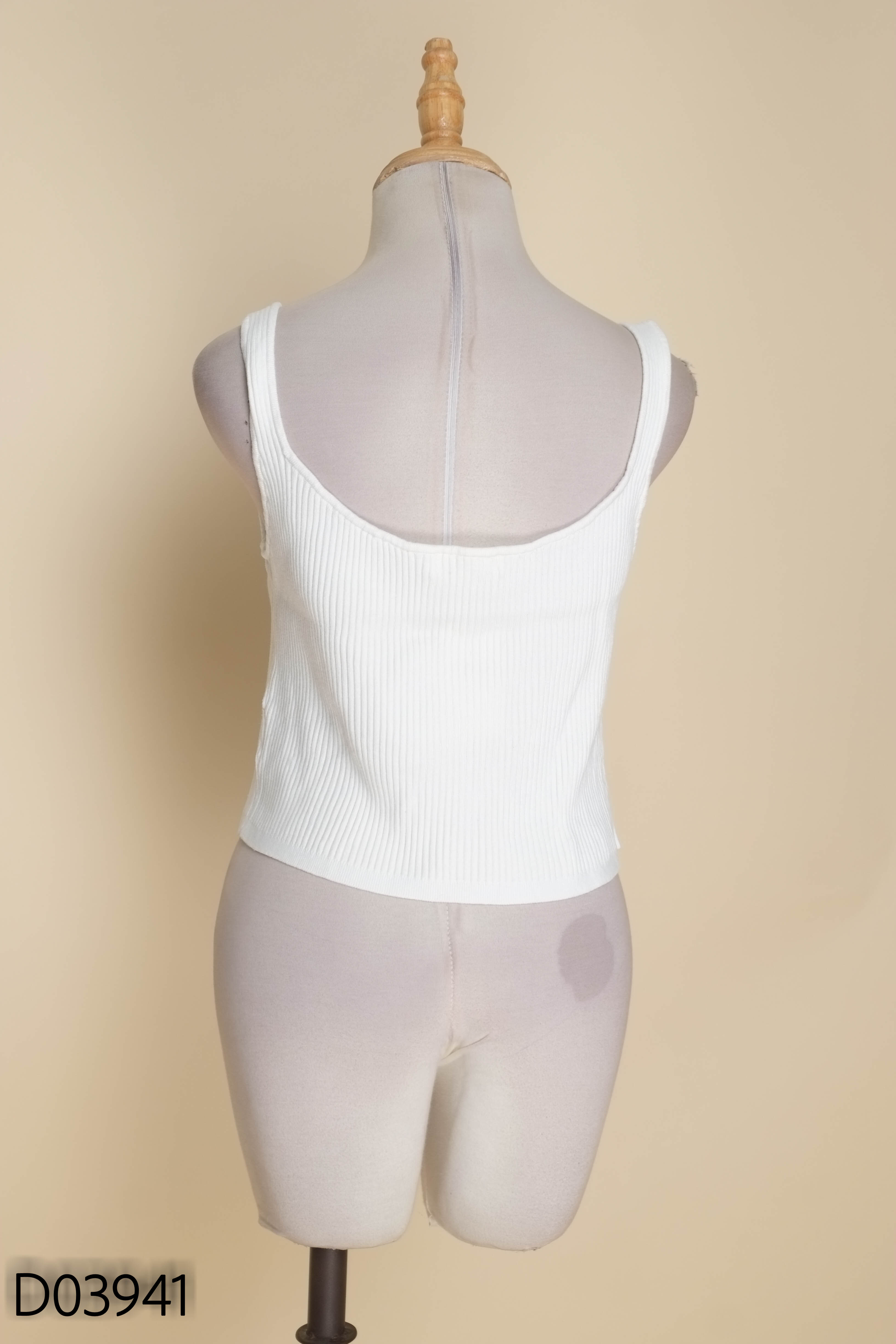 Áo len trắng H&M hai dây