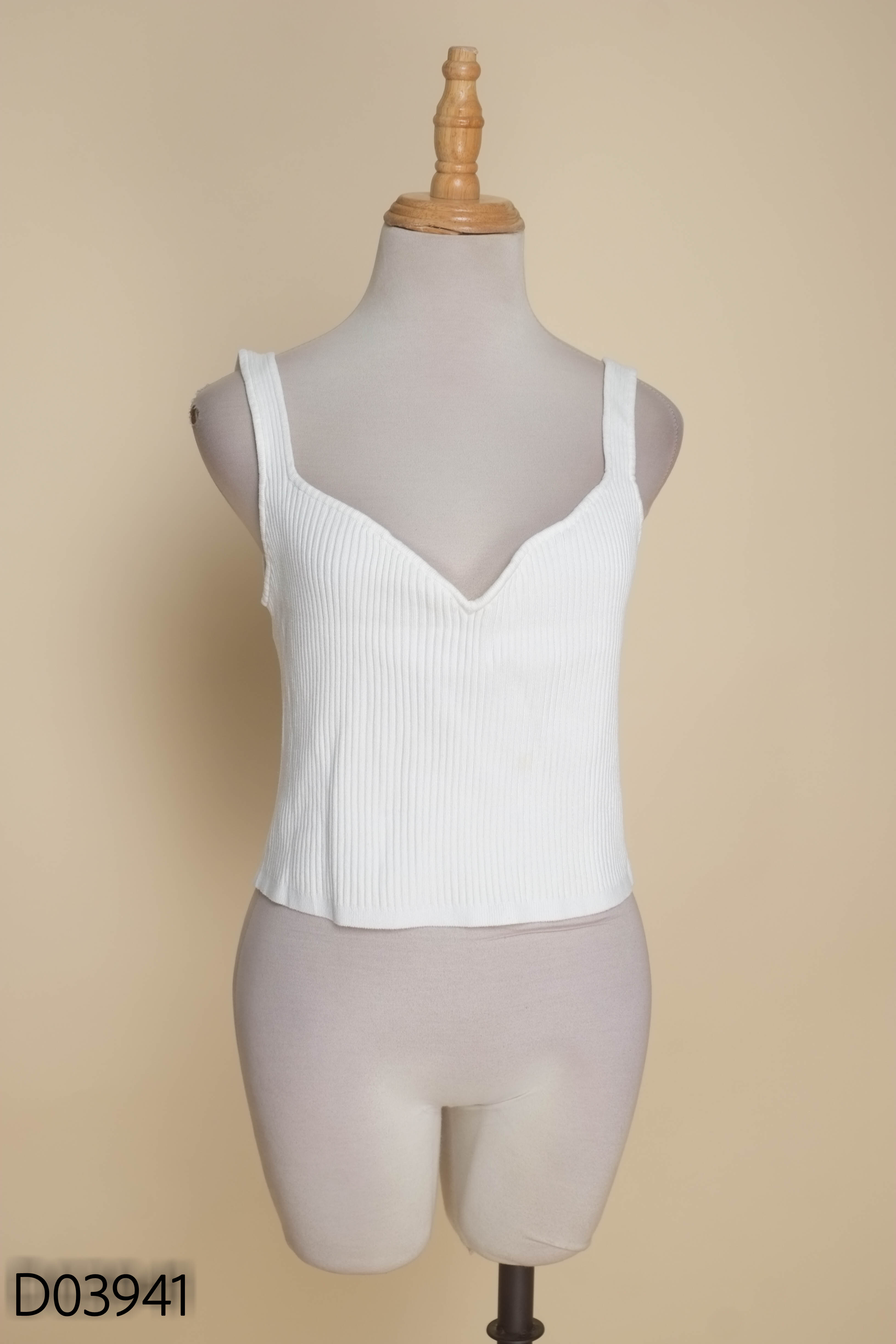 Áo len trắng H&M hai dây