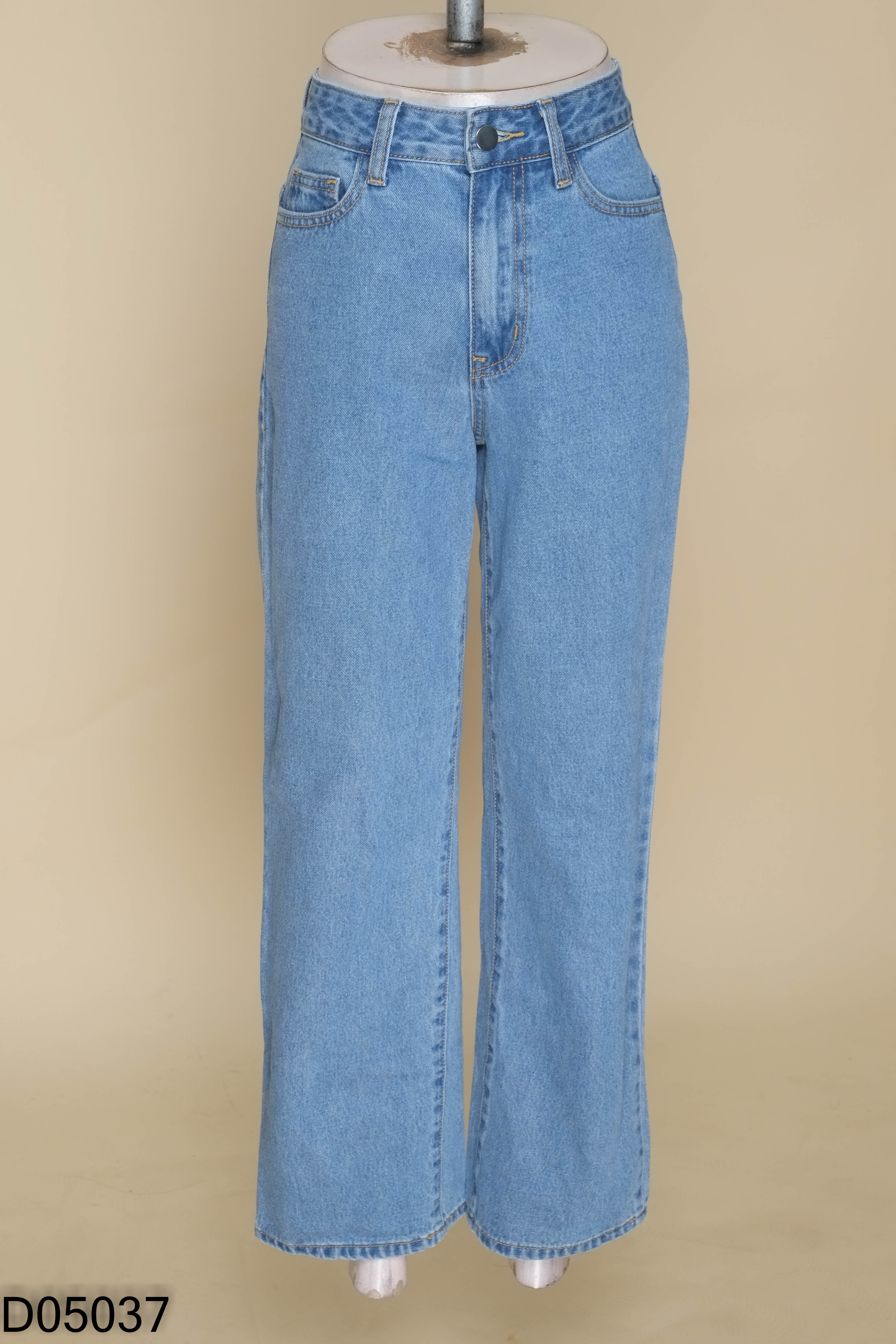Quần jeans xanh ống suông