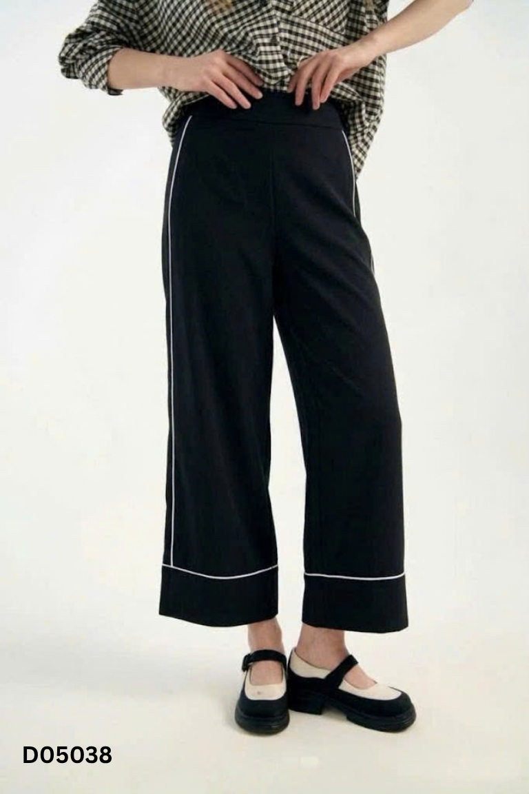 Quần đen ADORE DRESS viền trắng