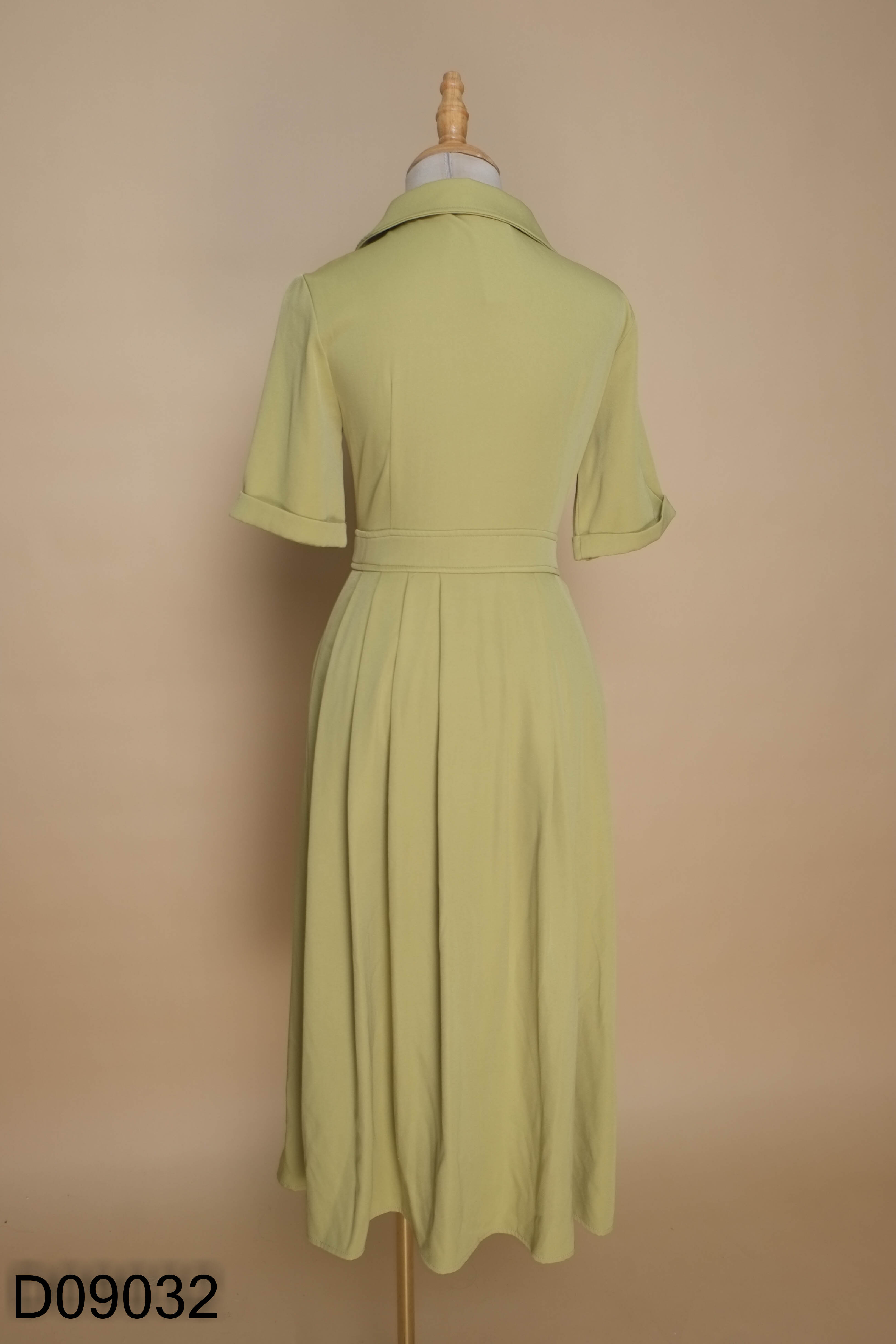 Váy xanh cổ vest dáng dài