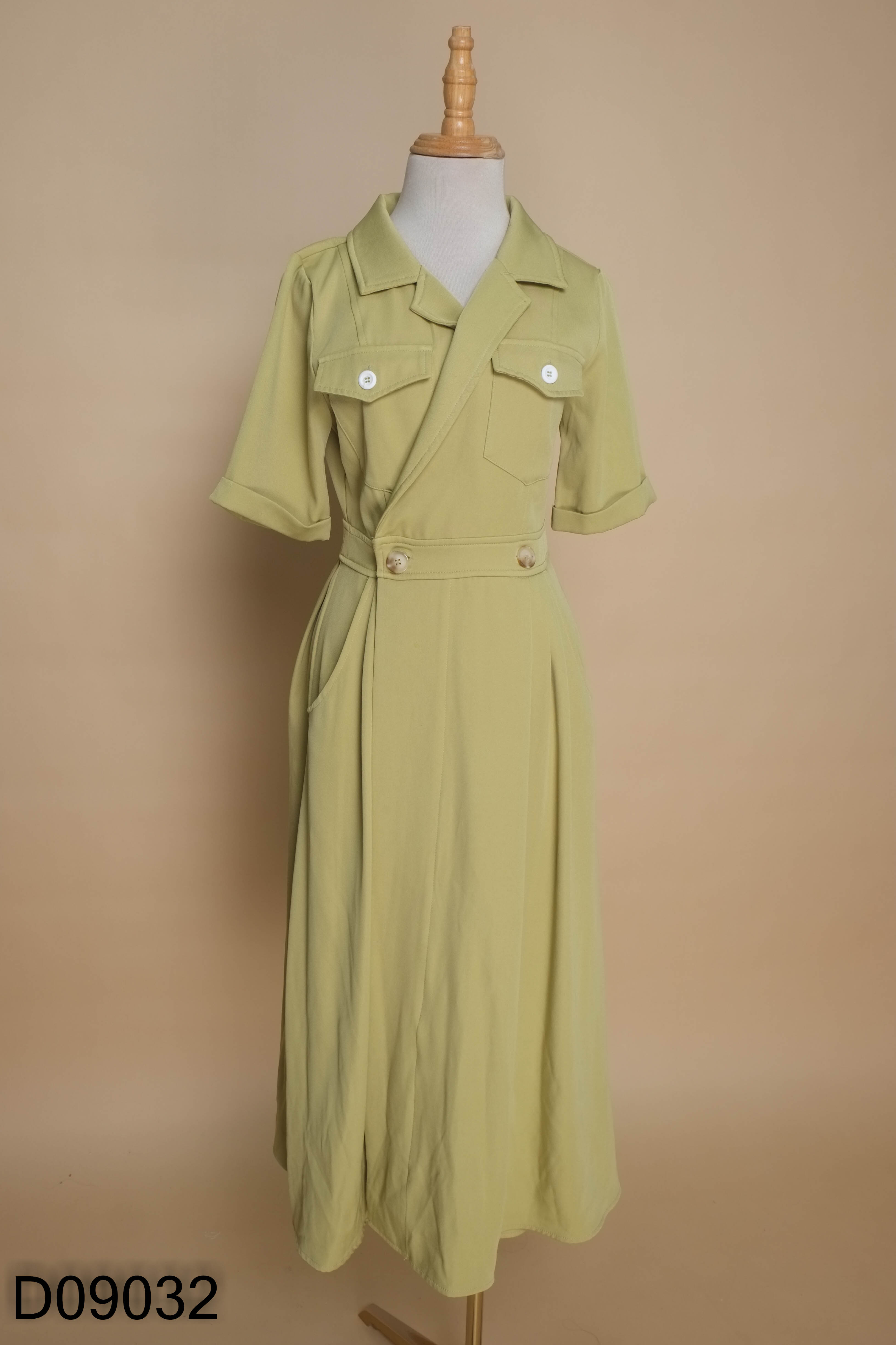 Váy xanh cổ vest dáng dài