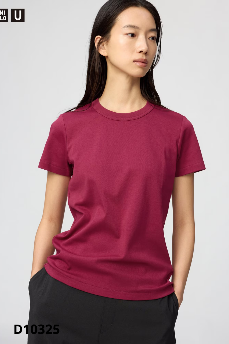 Áo UNIQLO đỏ mận