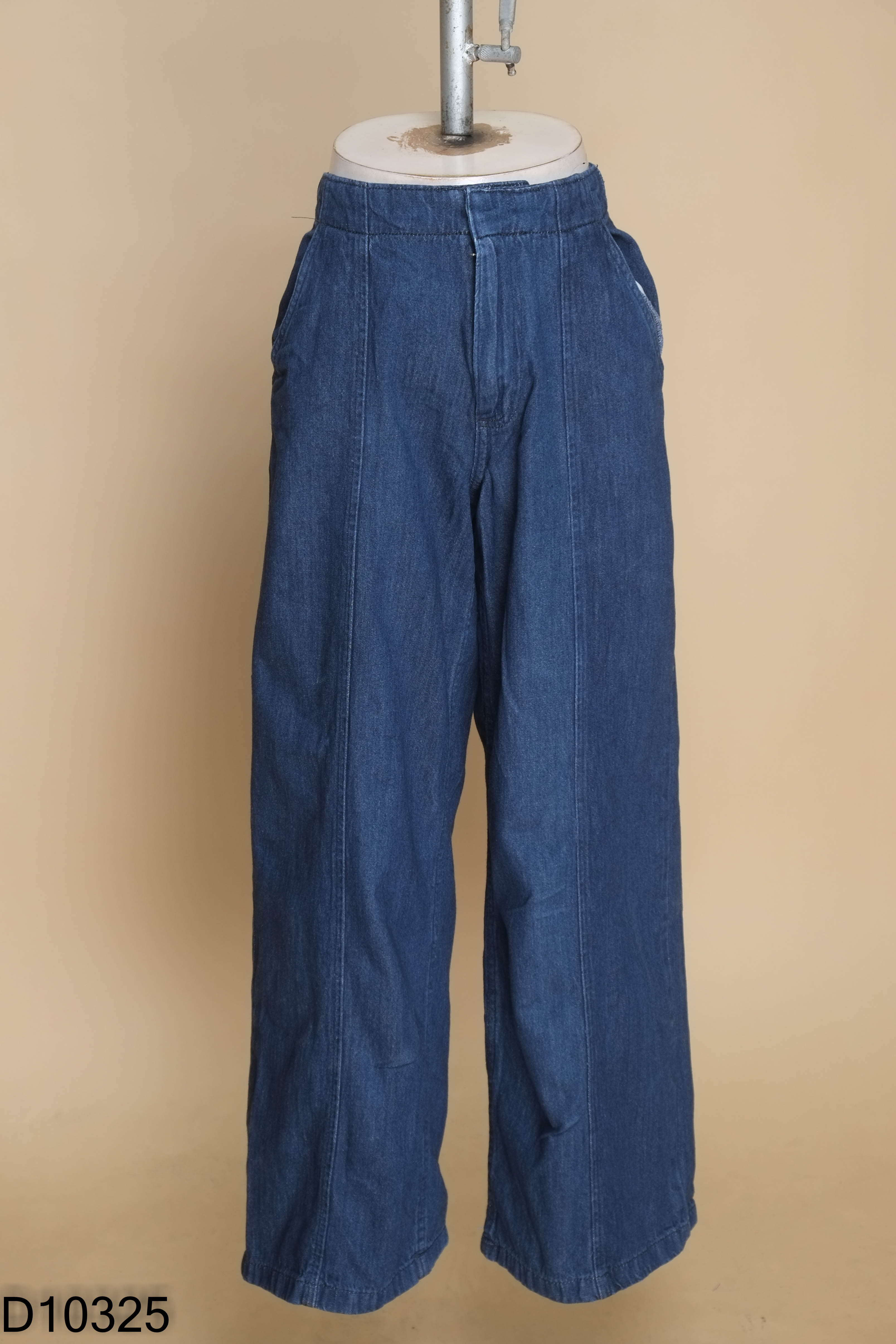 Quần jeans xanh đậm gân giữa