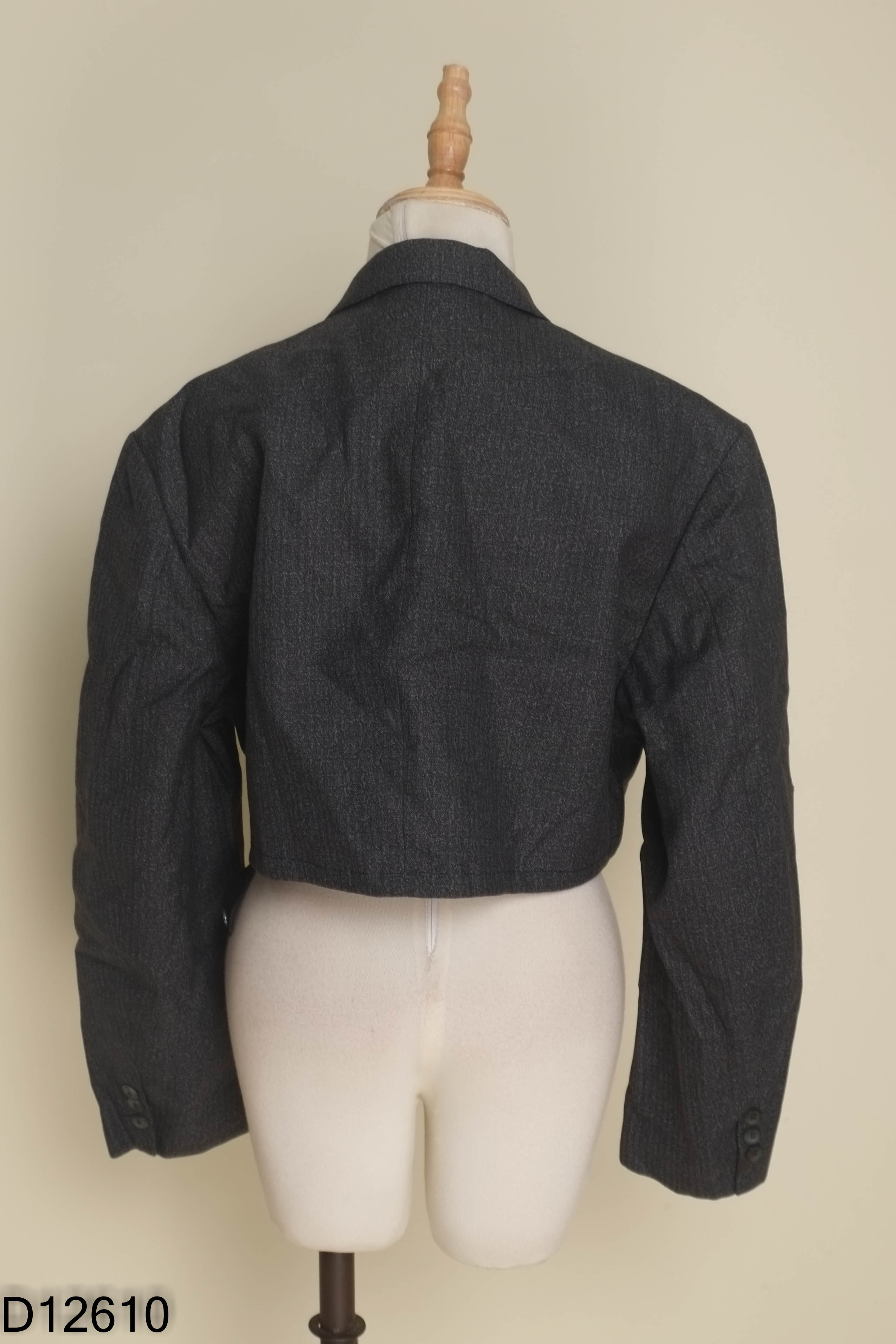 Áo vest đen dáng croptop