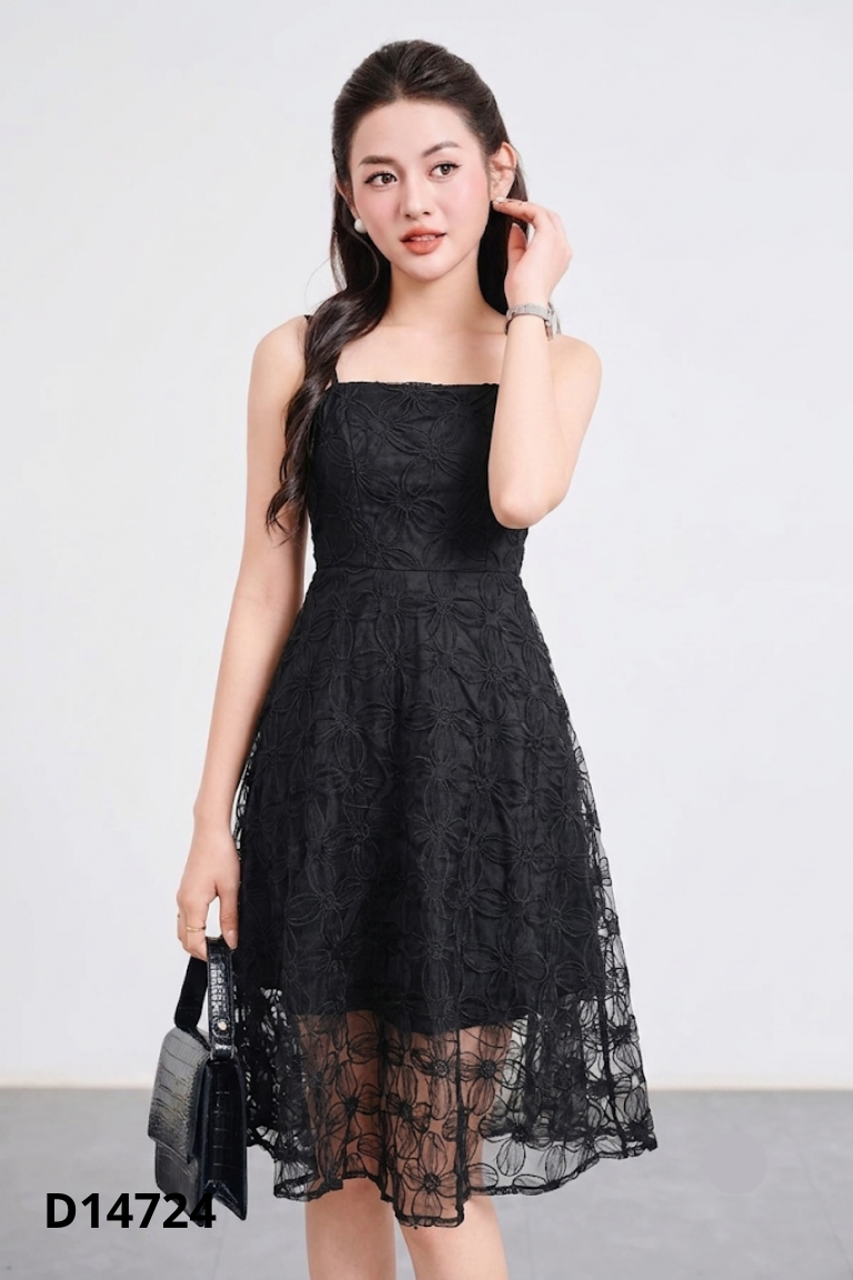 Váy hai dây đen lưới hoa