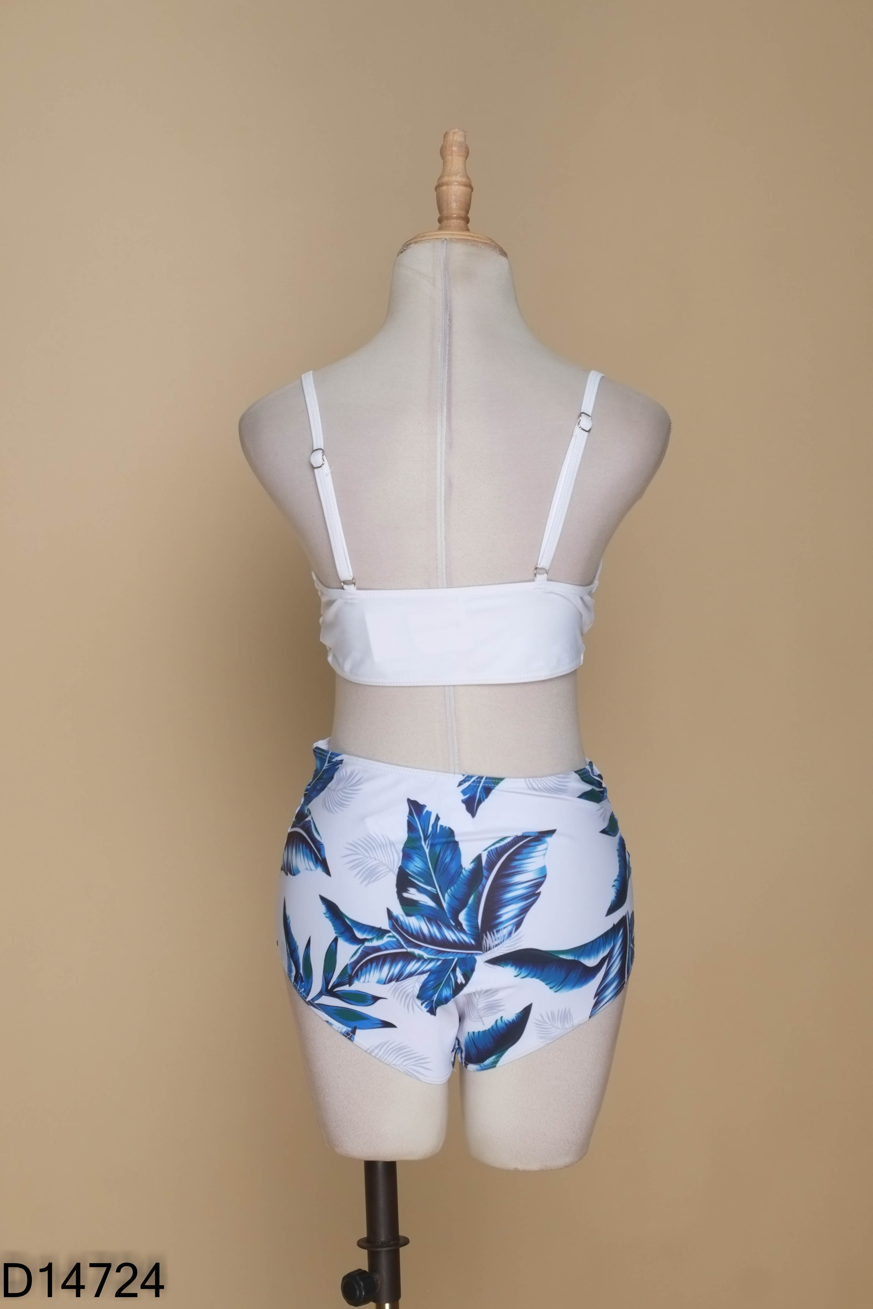 Set Bikini 2 mảnh áo trắng + quần họa tiết xanh