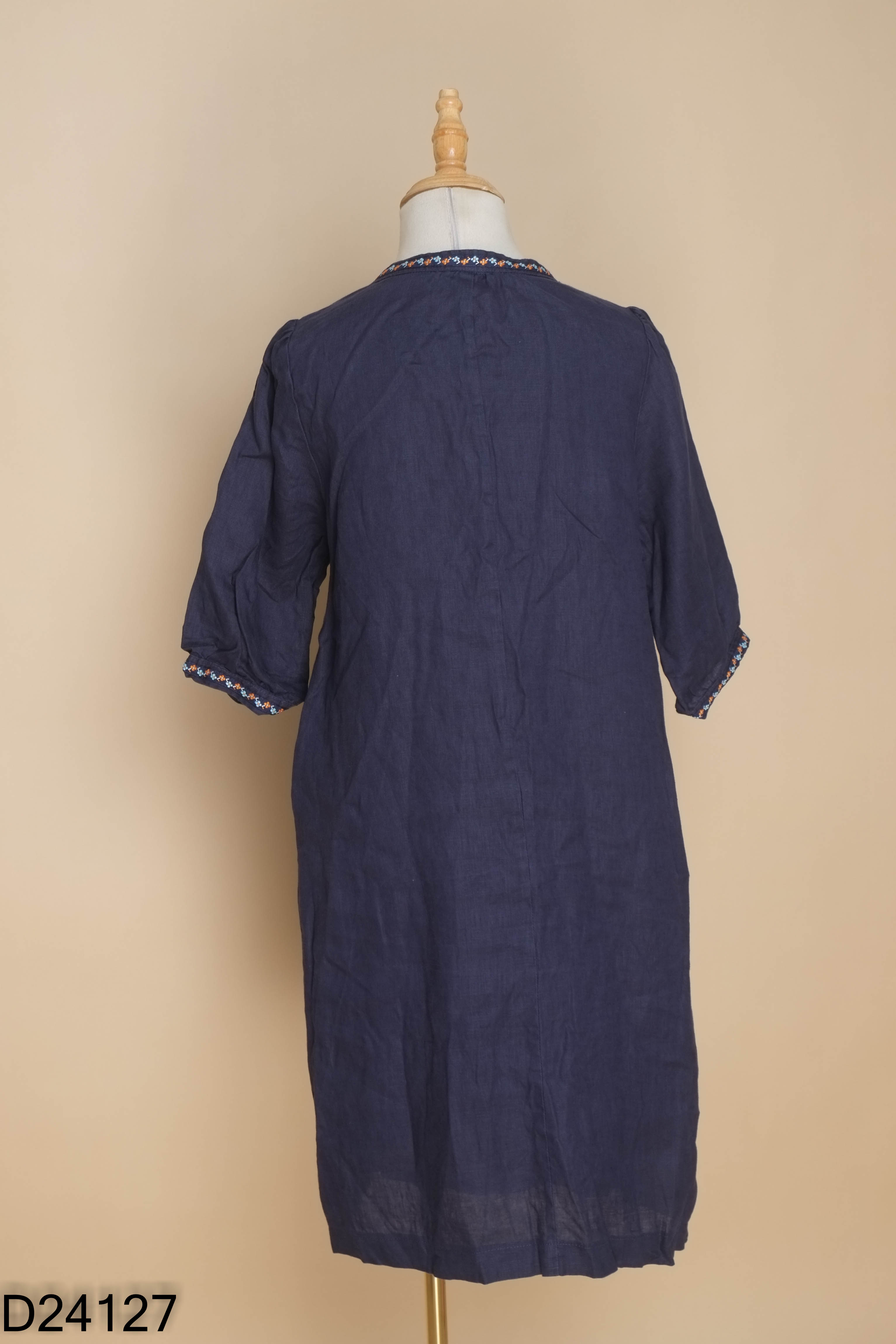 Váy linen xanh then thêu hoa