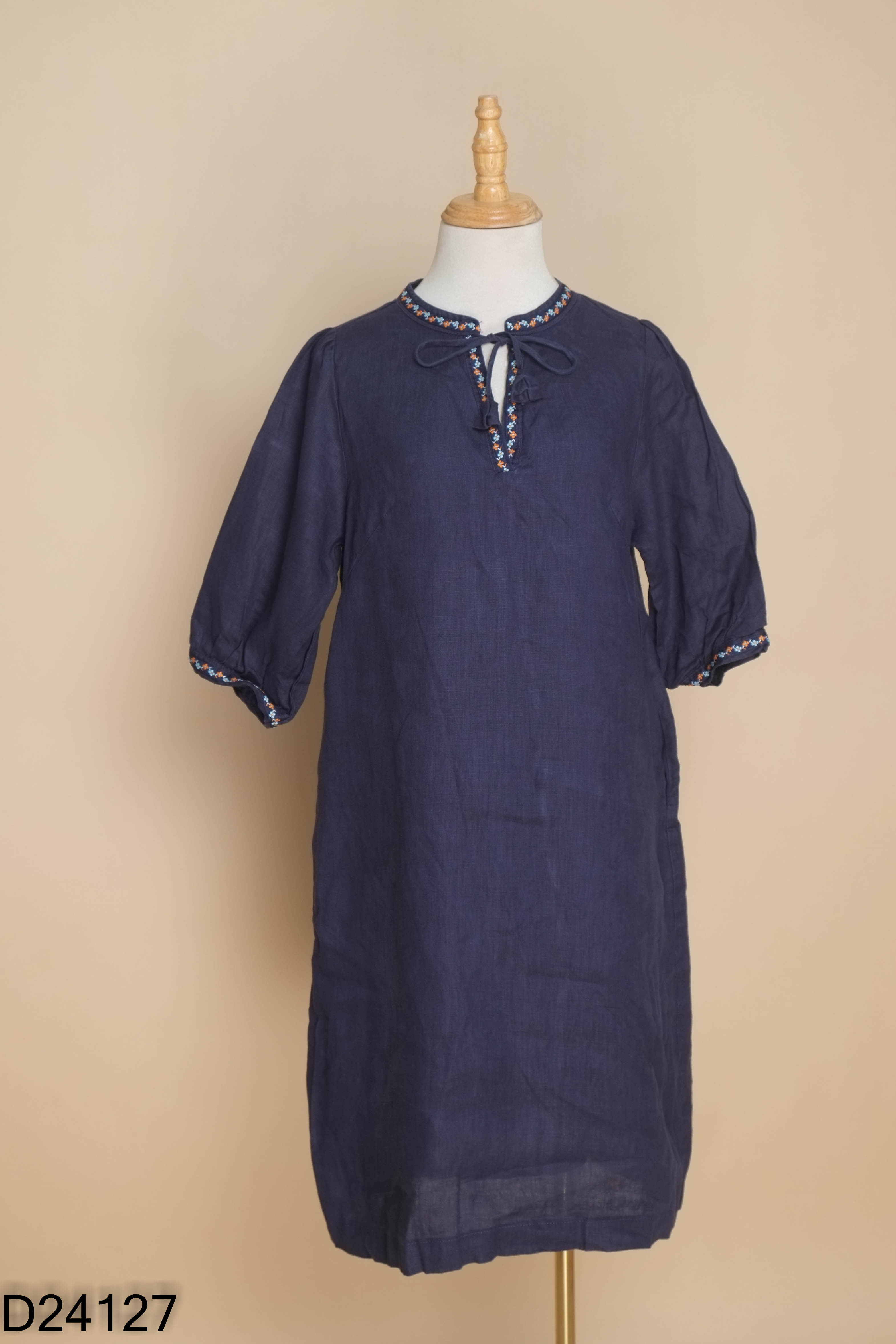 Váy linen xanh then thêu hoa