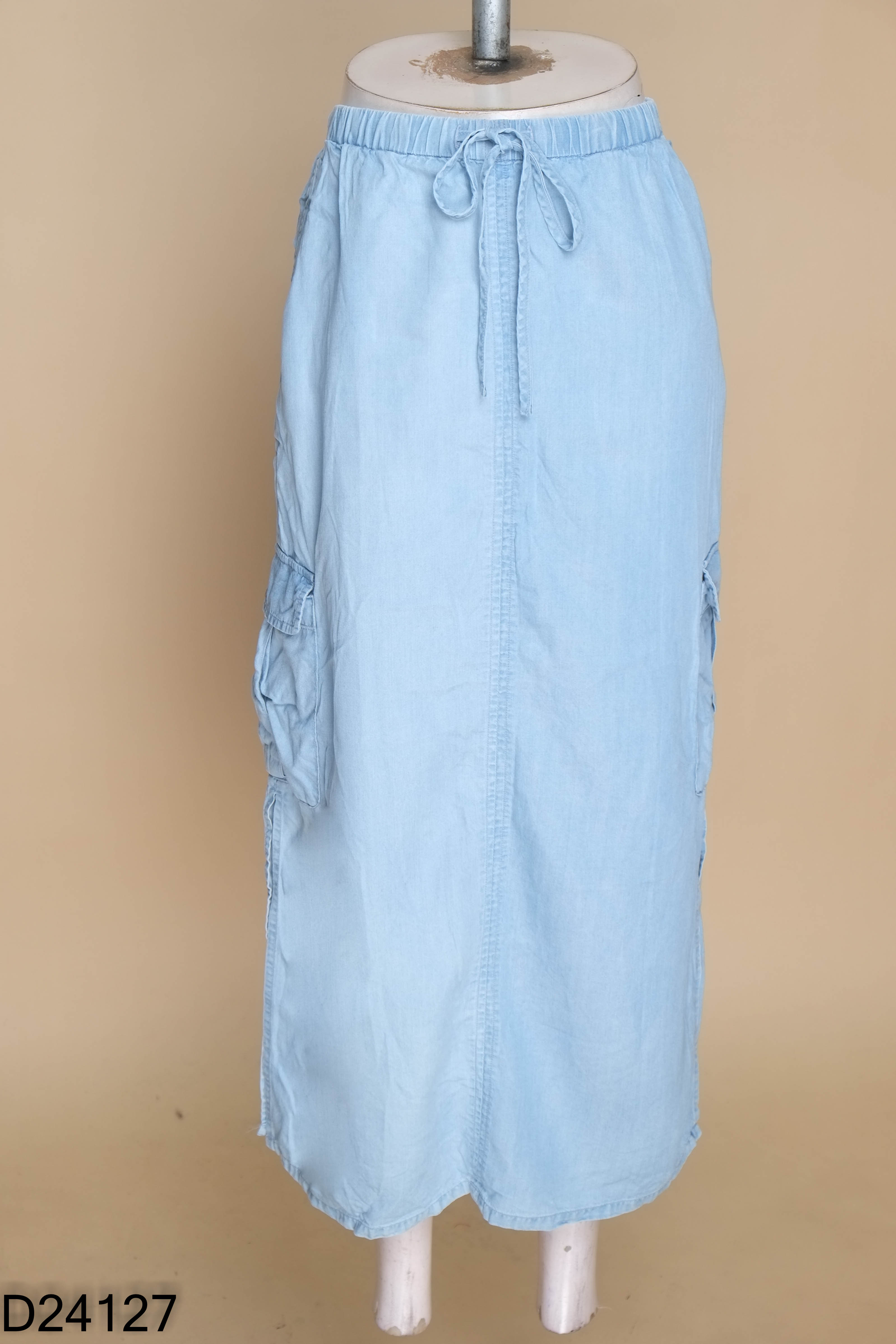 Chân váy DKNY giả jeans xanh