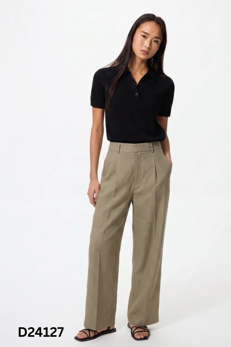 Quần nâu rêu UNIQLO trơn