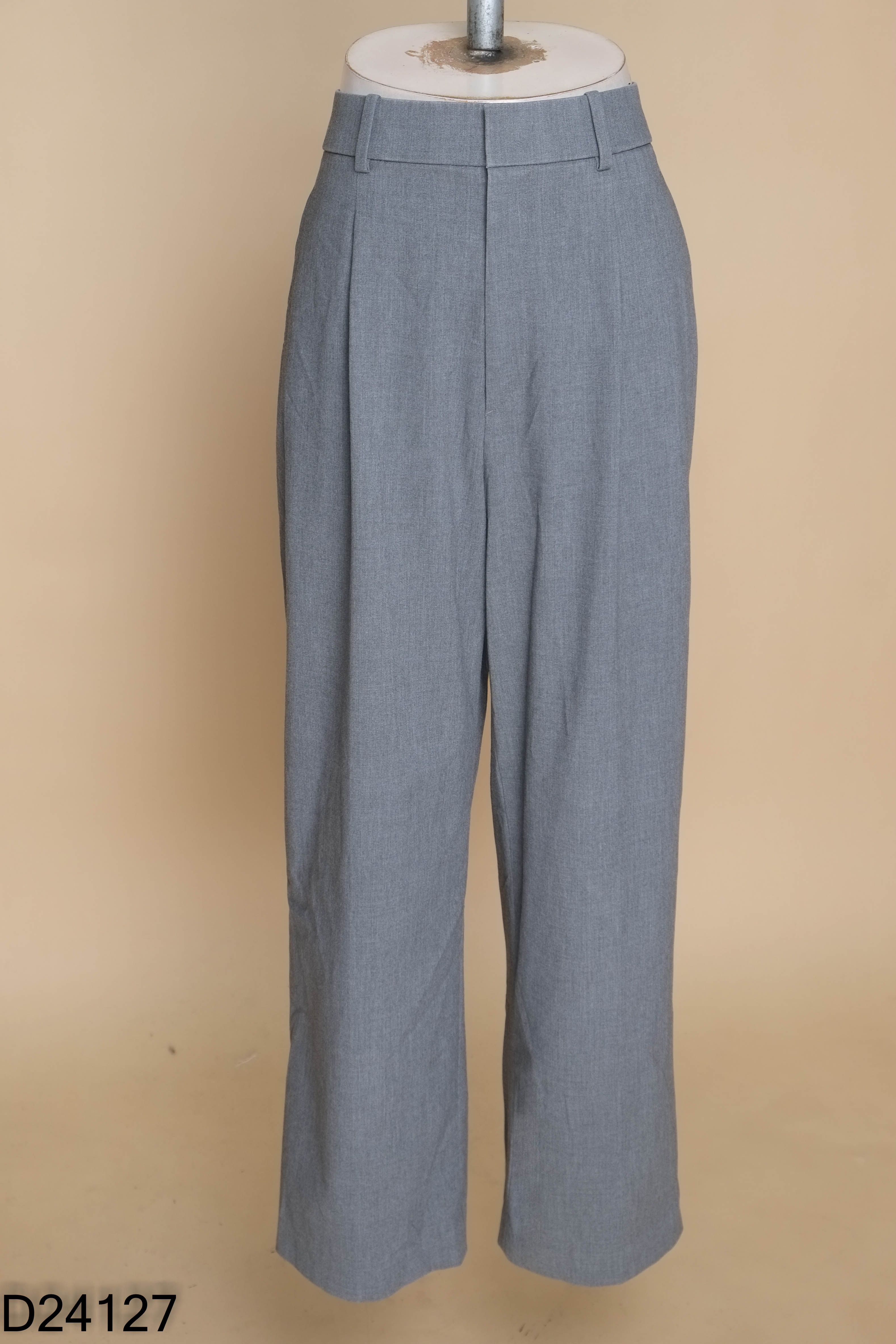 Quần UNIQLO xám trơn