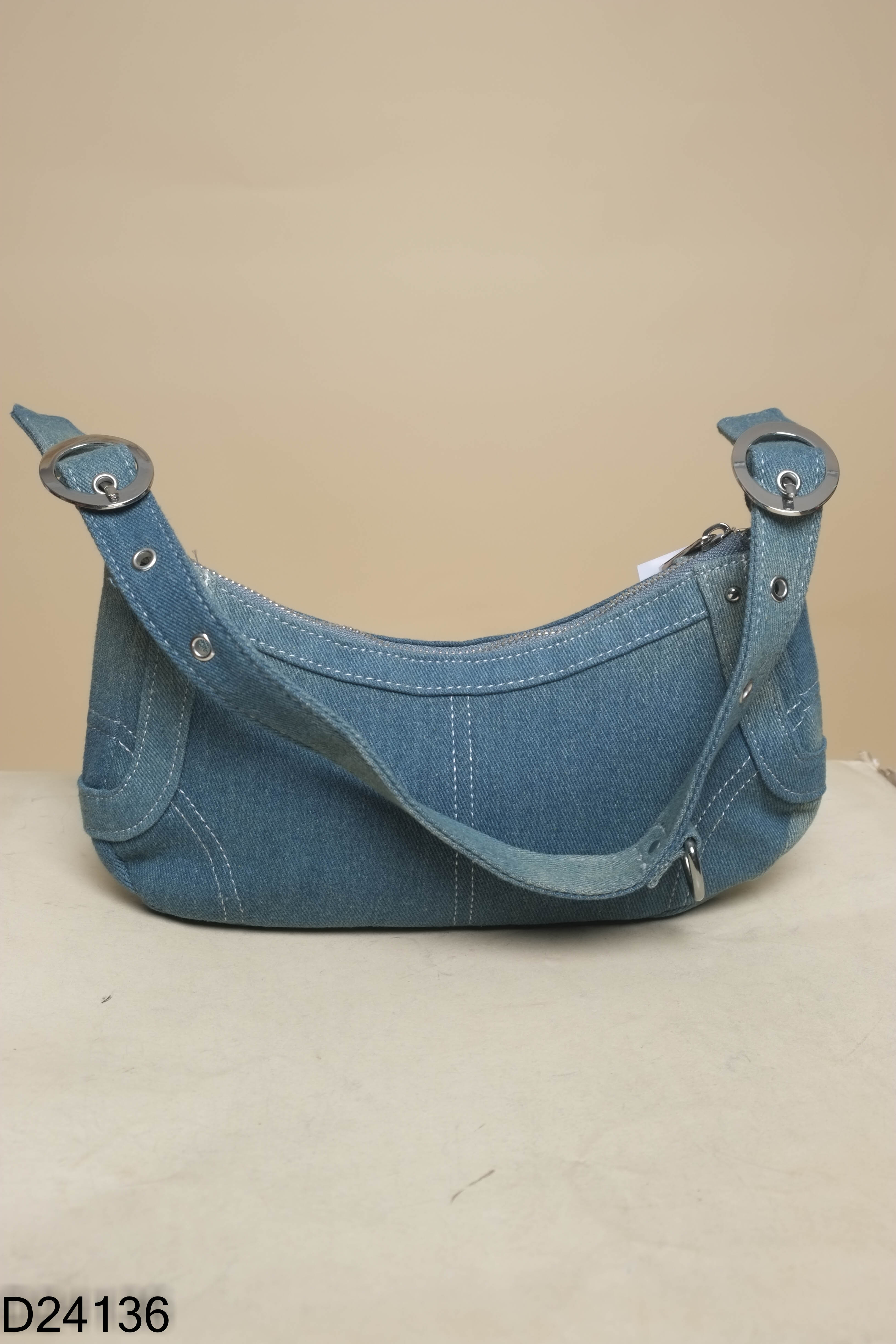Túi xách jeans xanh BERSHKA