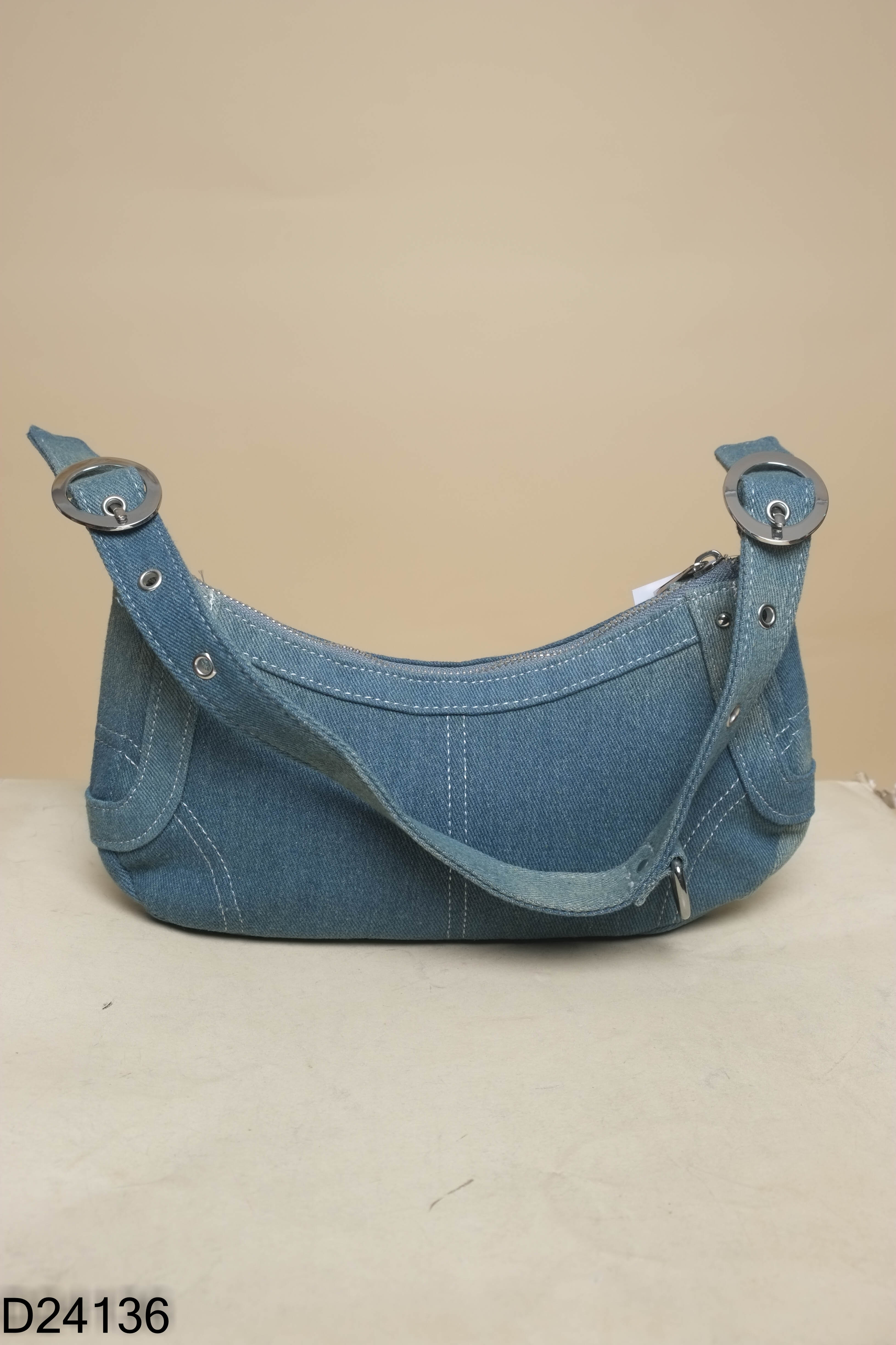 Túi xách jeans xanh BERSHKA