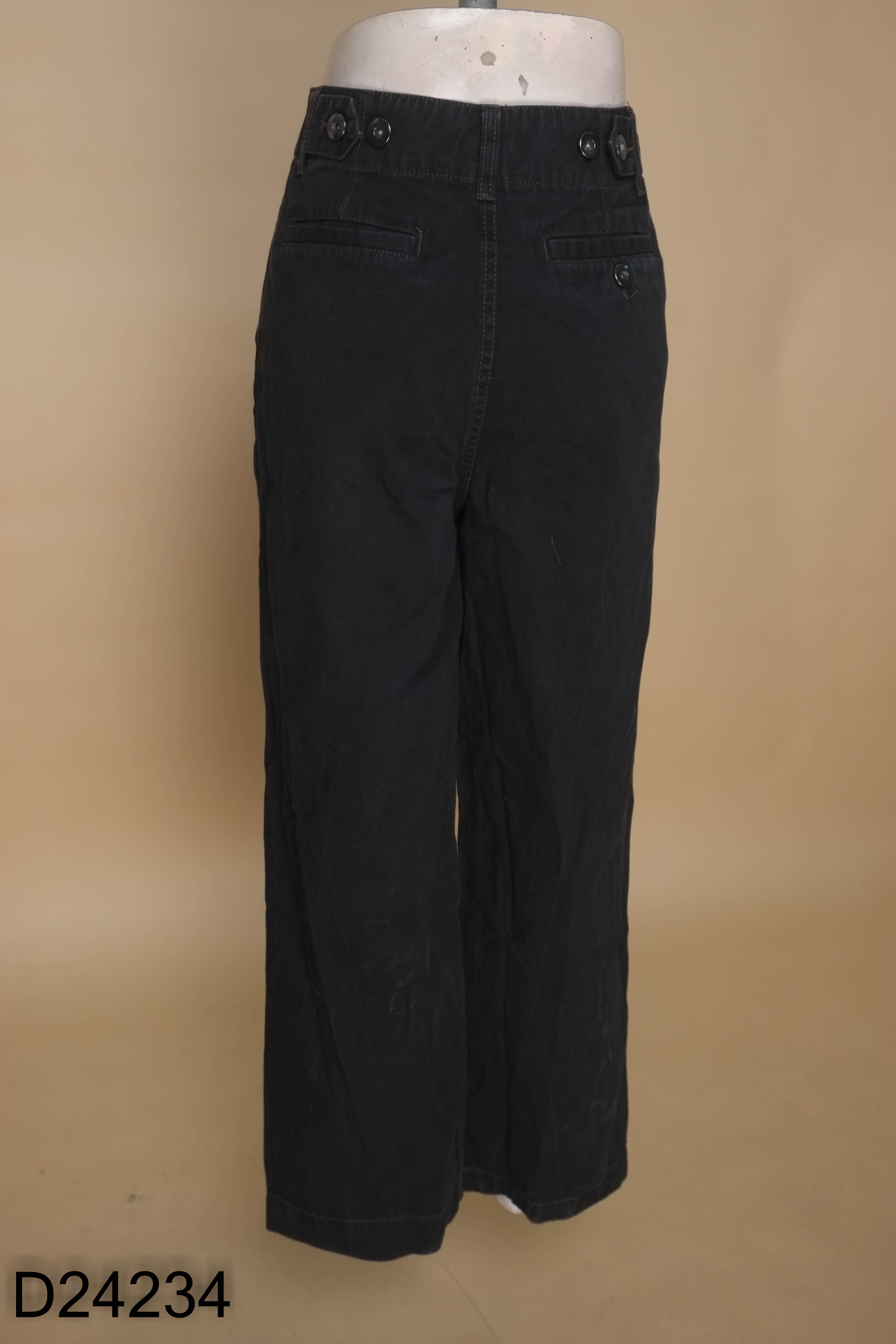 Quần jeans đen trơn ống rộng
