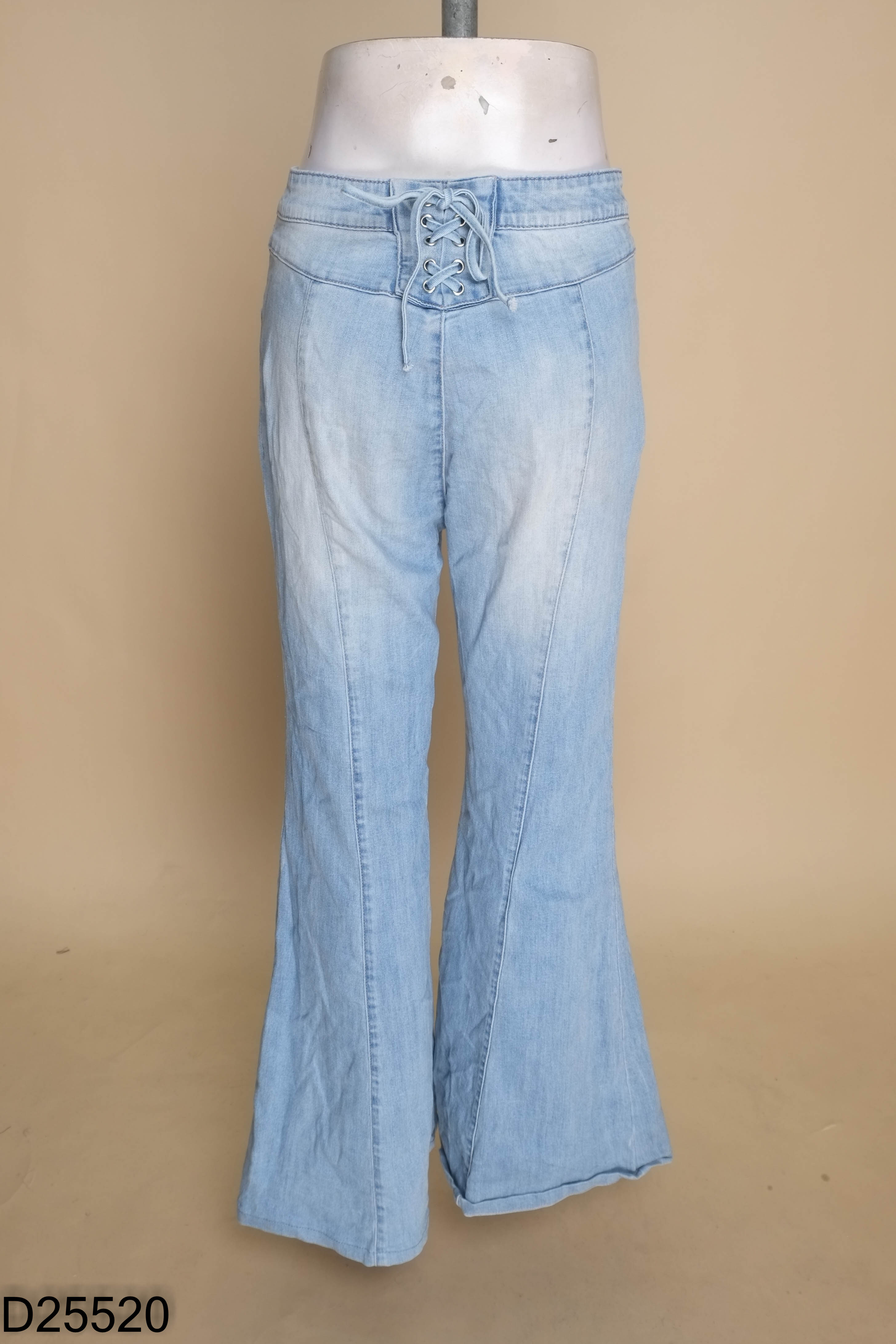 Quần jeans xanh trơn loe ống