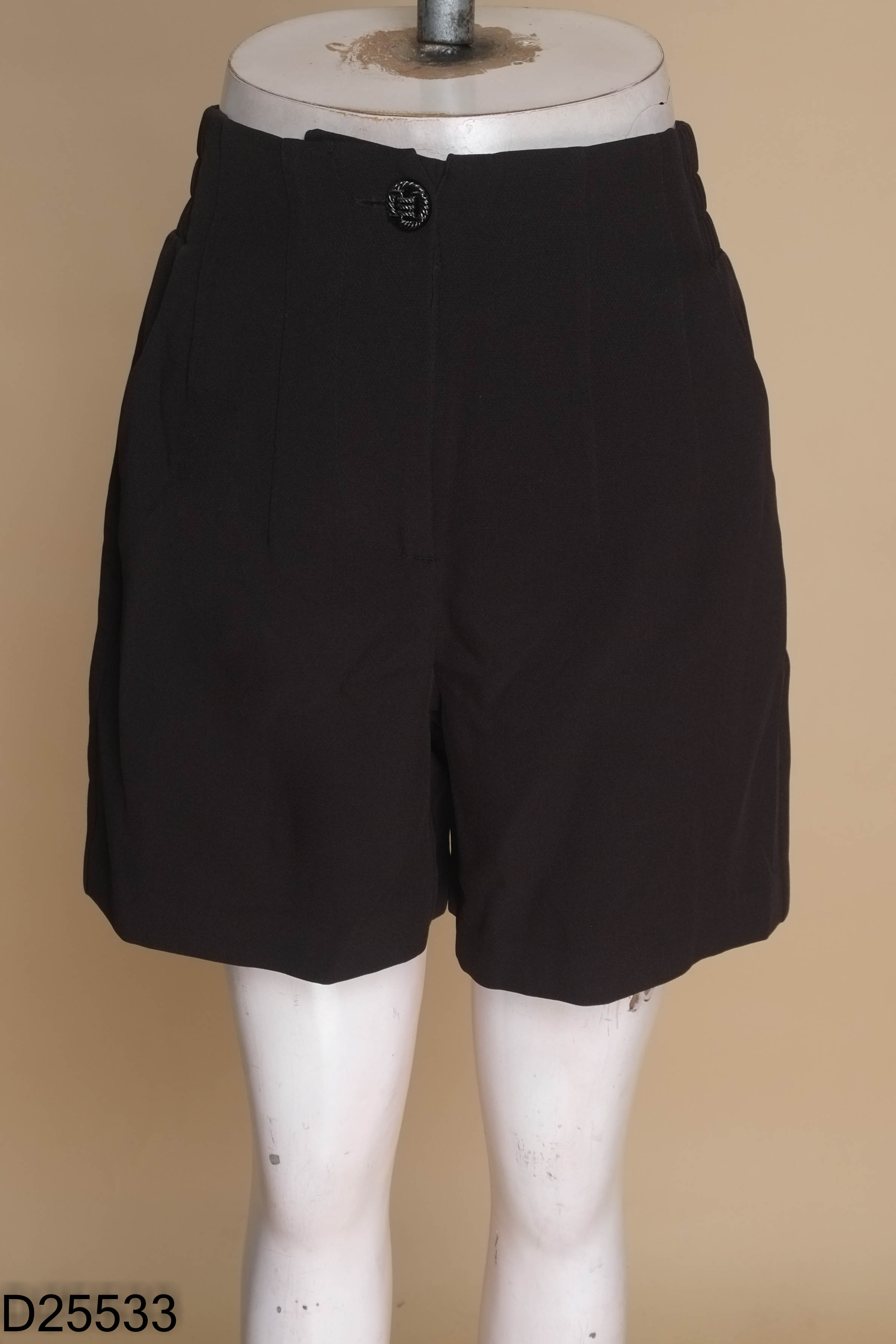 Quần short CORTELLE đen trơn