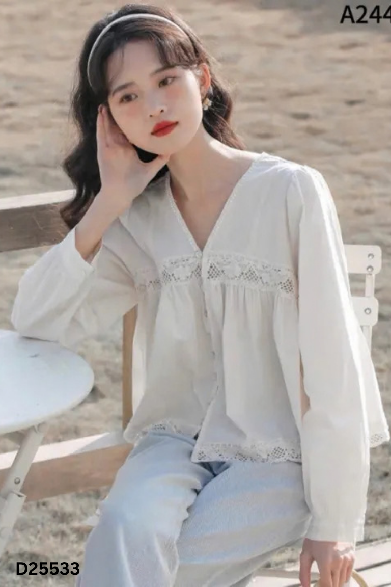 Áo sơ mi trắng CATI phối ren cổ ngọc