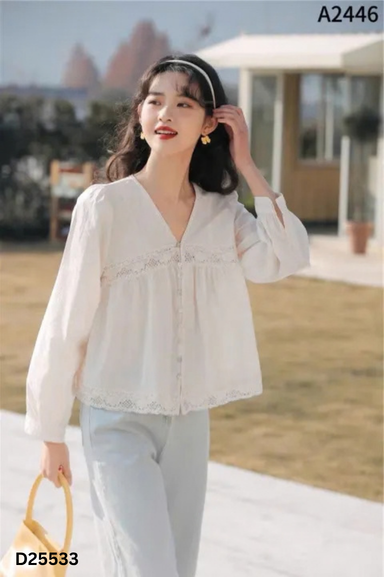 Áo sơ mi trắng CATI phối ren cổ ngọc
