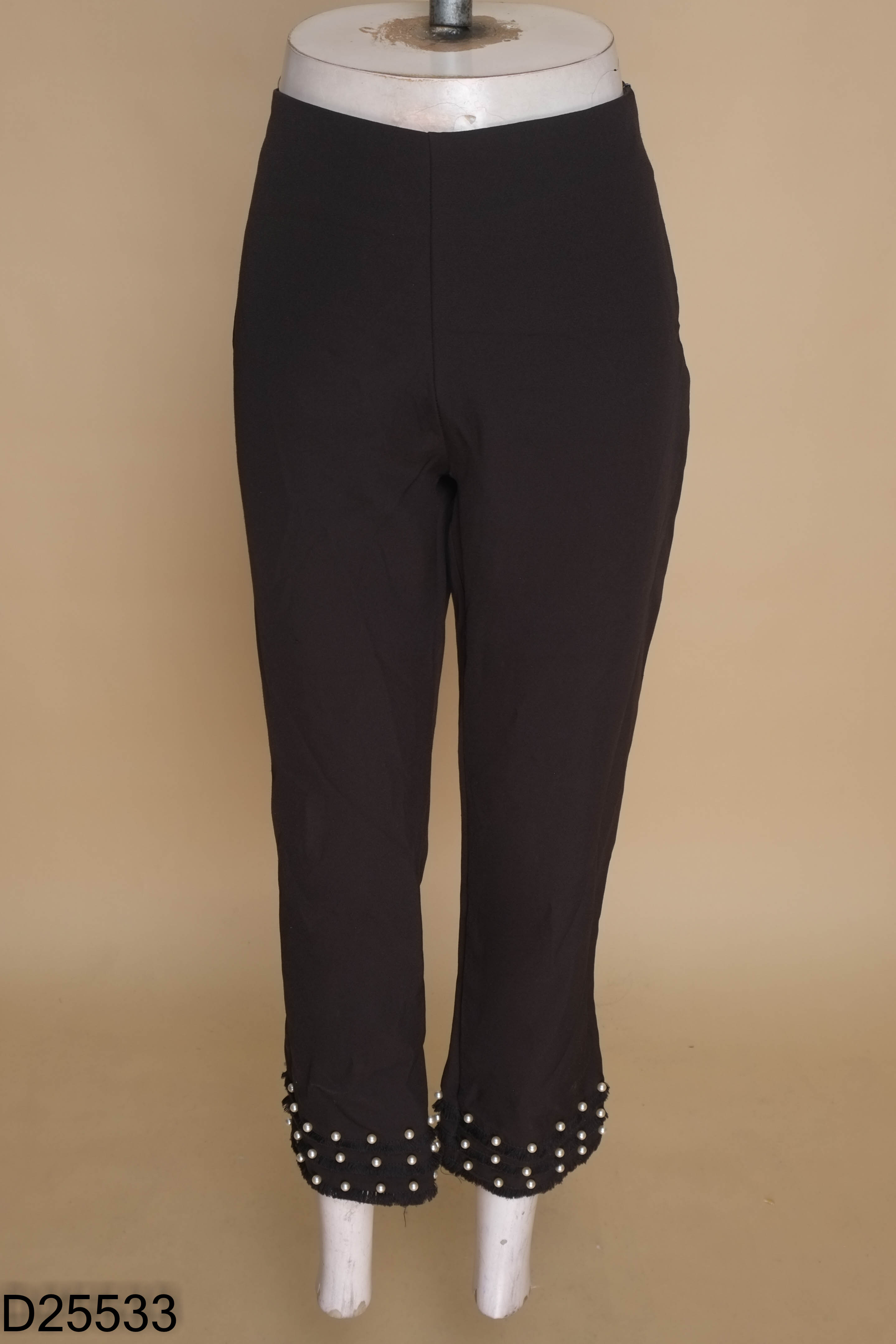 Quần đen TRAF COLLECTION đính ngọc