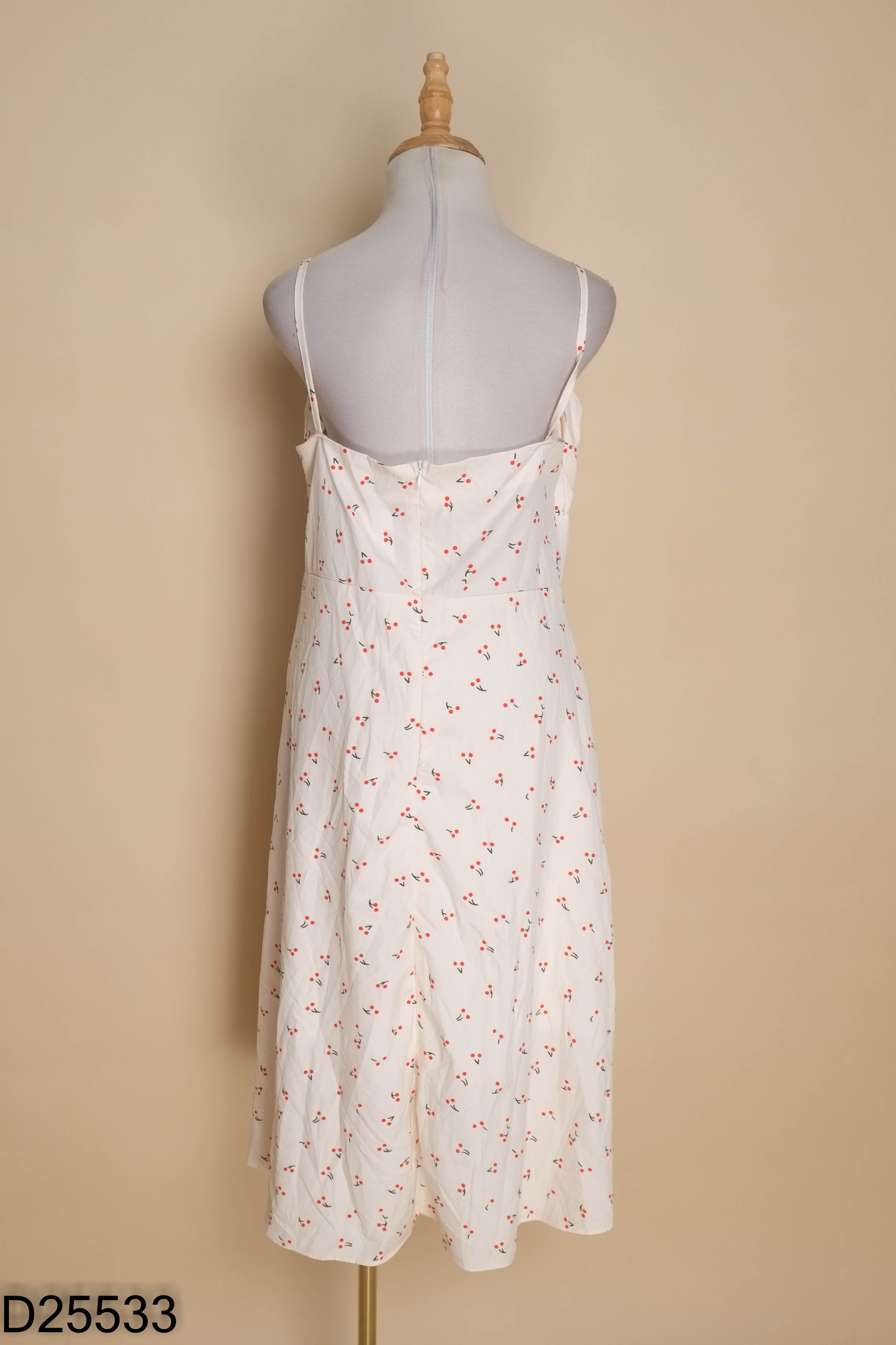 Váy trắng hai dây cherry