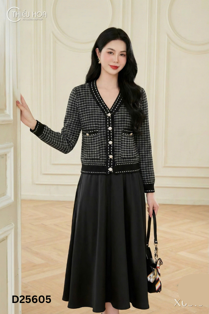 Áo cardigans đen kẻ