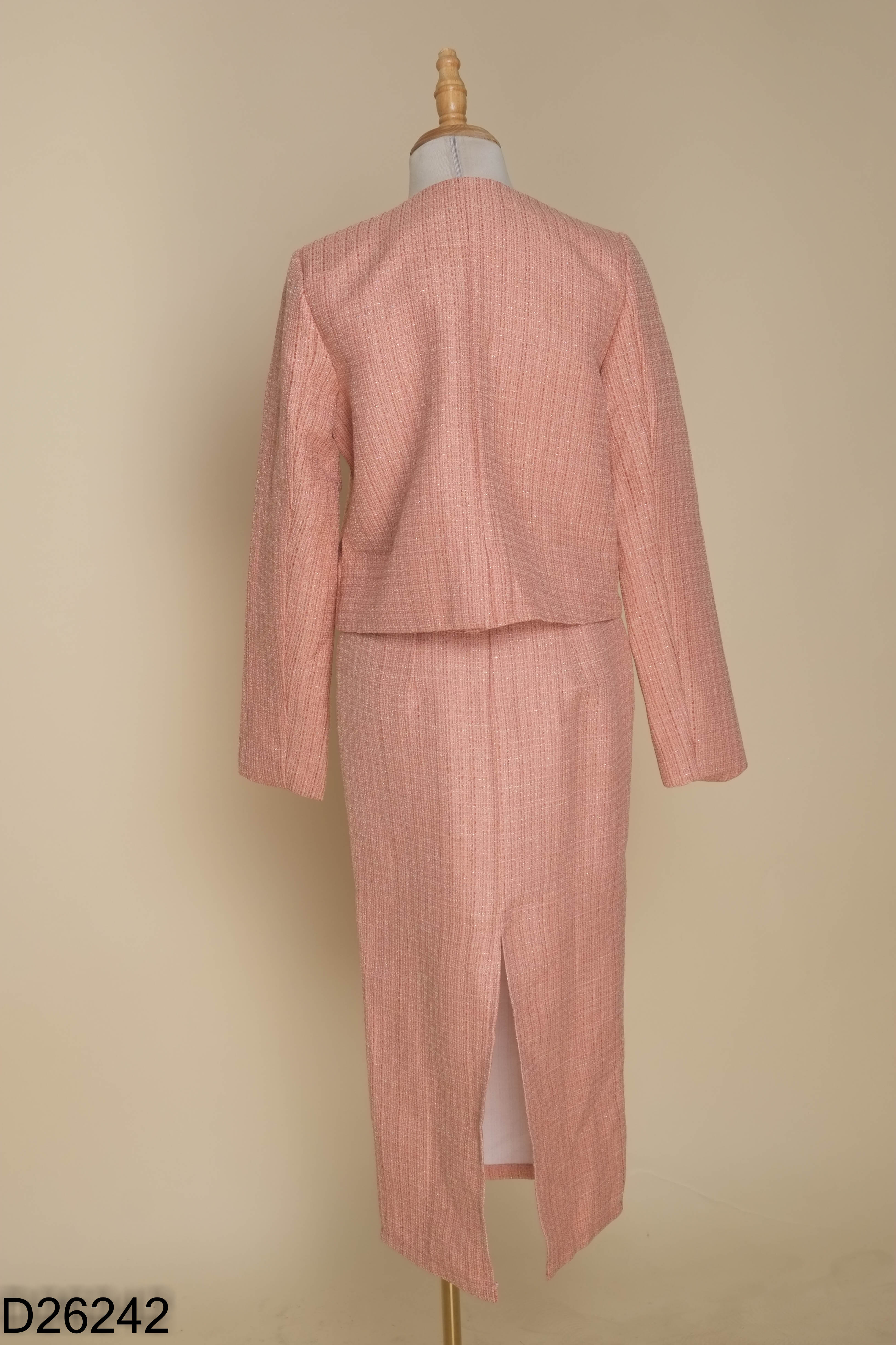 Set Váy tweed hồng hai dây + Áo khoác