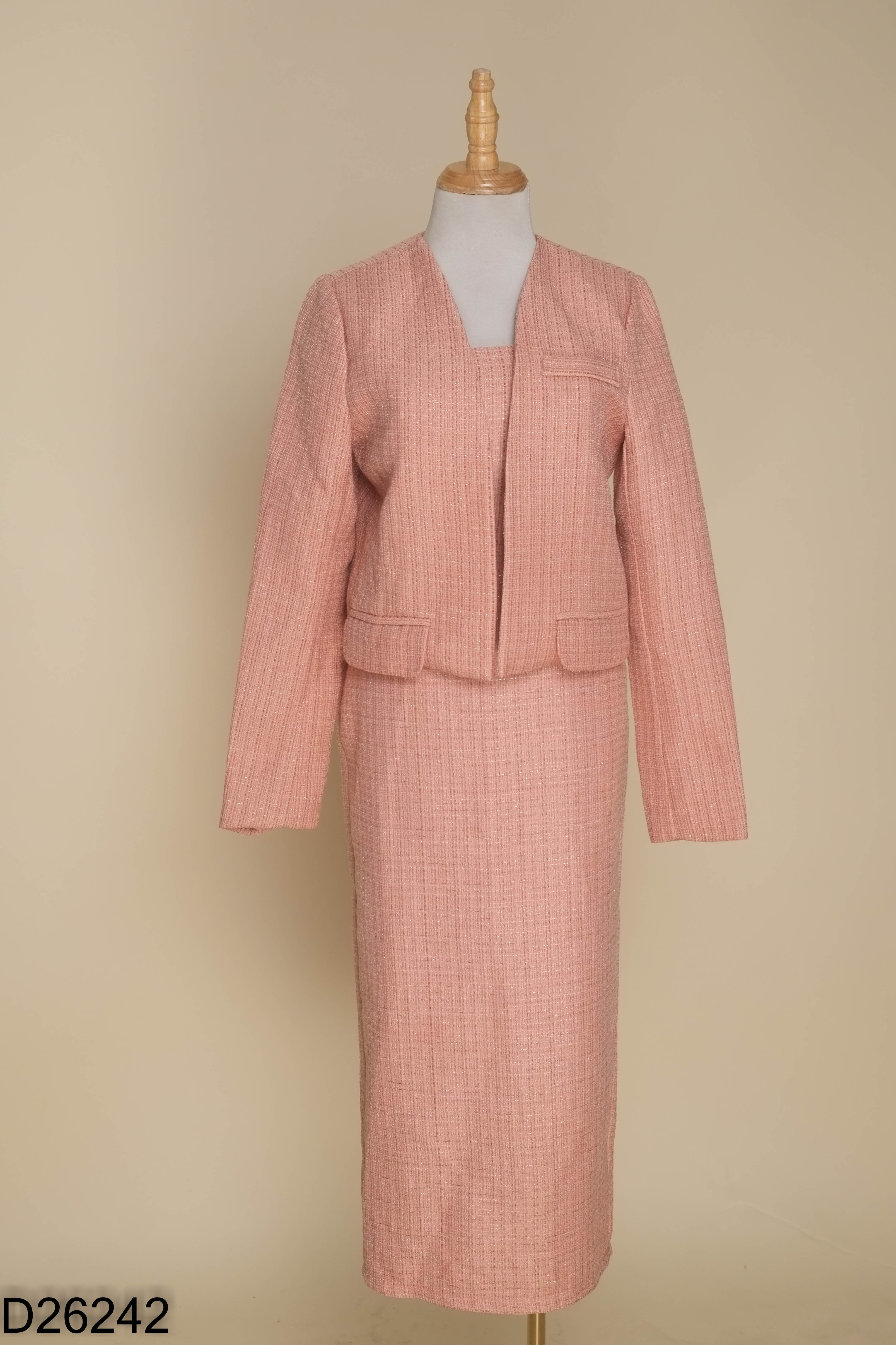 Set Váy tweed hồng hai dây + Áo khoác