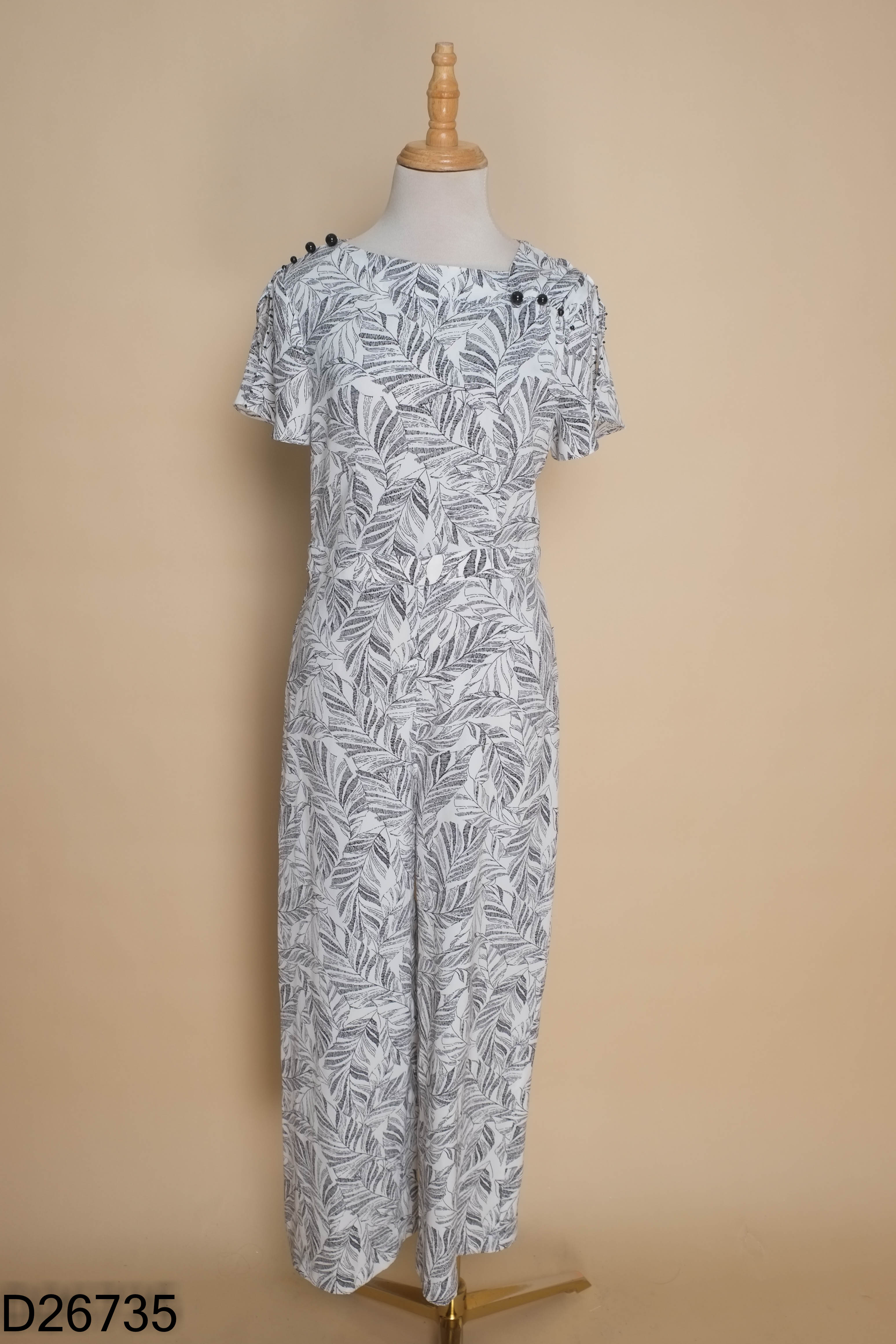 Jumpsuit trắng EMSPO lá đen