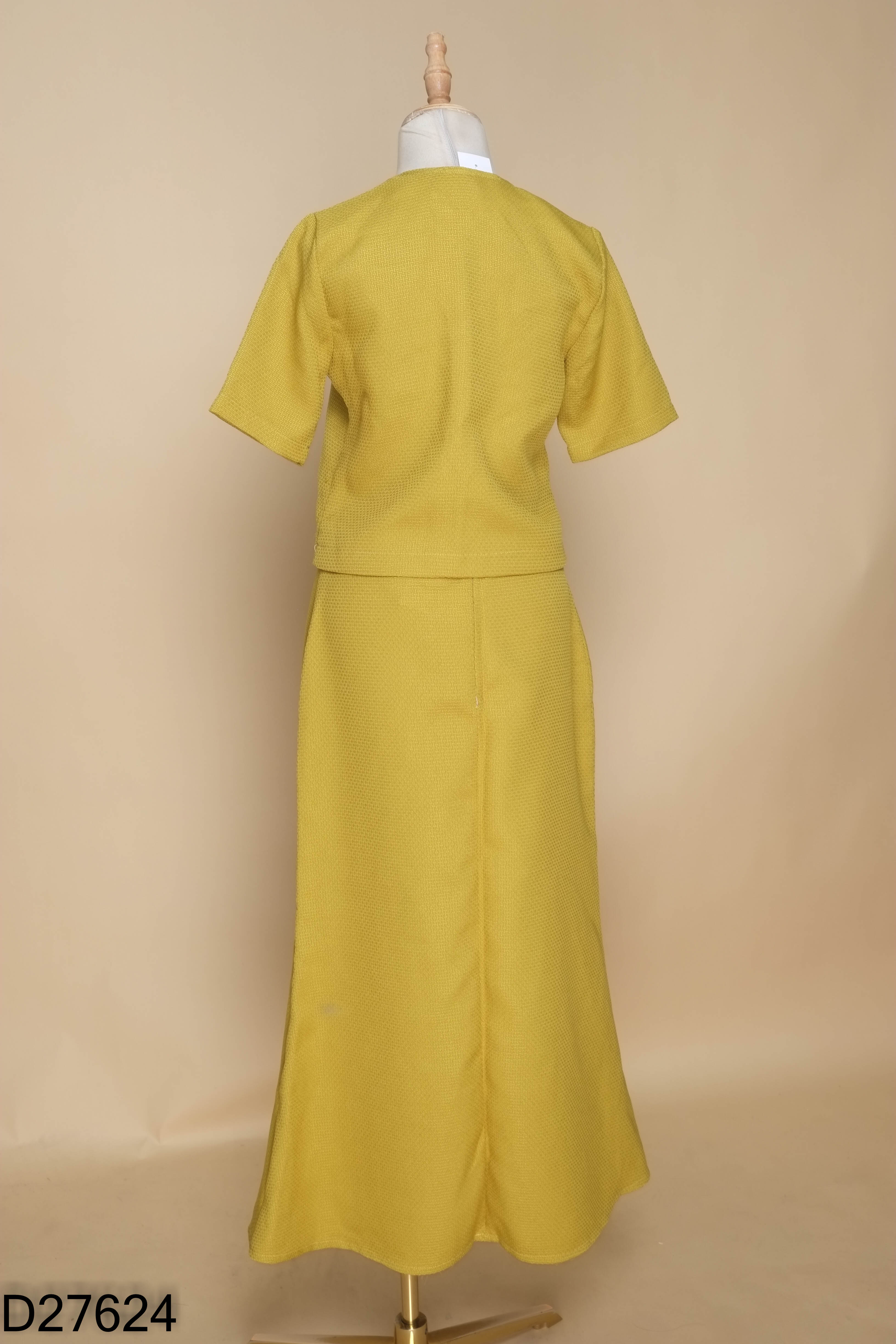 SET áo LEO'S WEARING vàng cúc ngọc+ chân váy