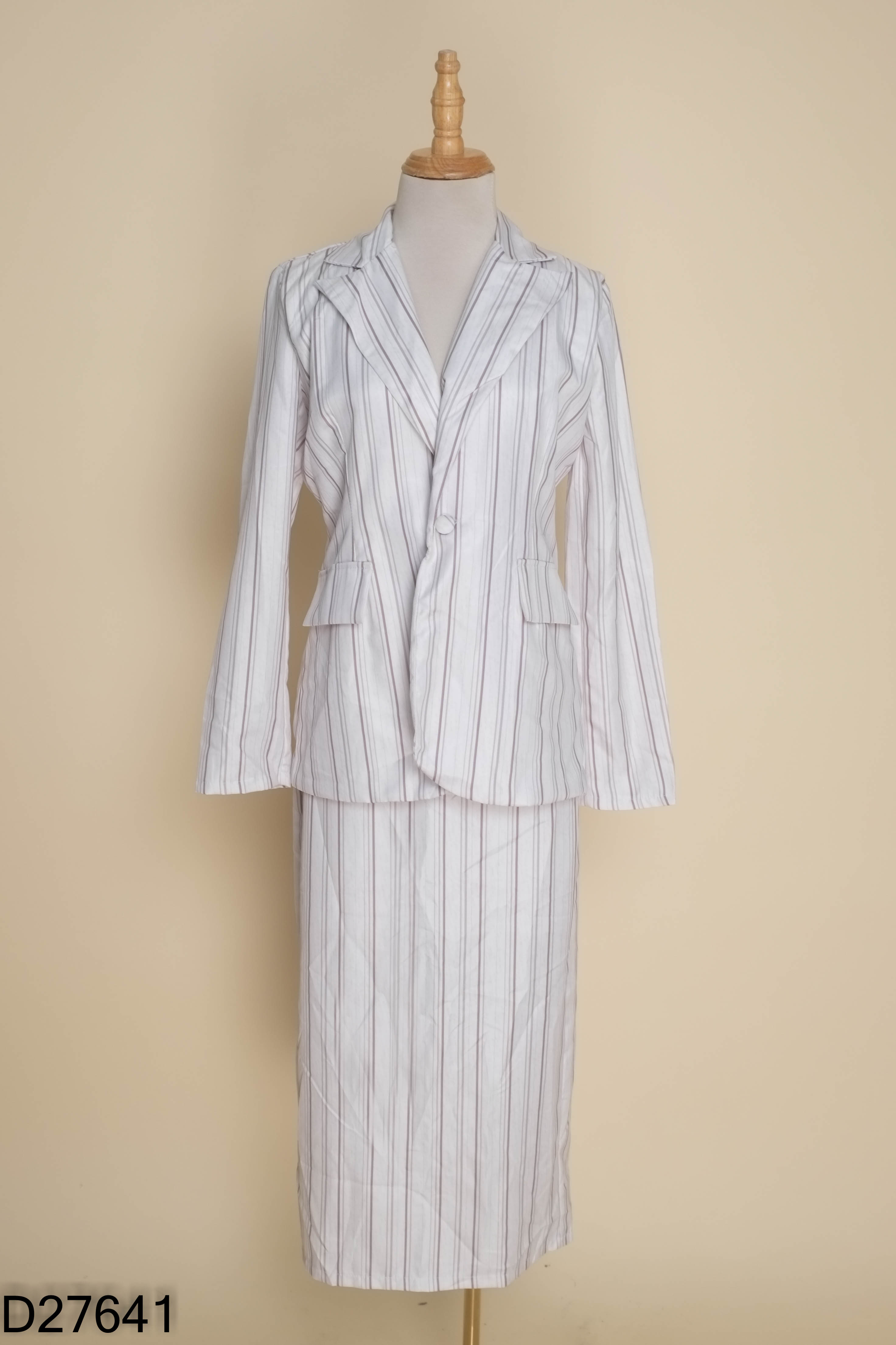 Set Áo blazers trắng kẻ ANDI DESIGN + Chân váy