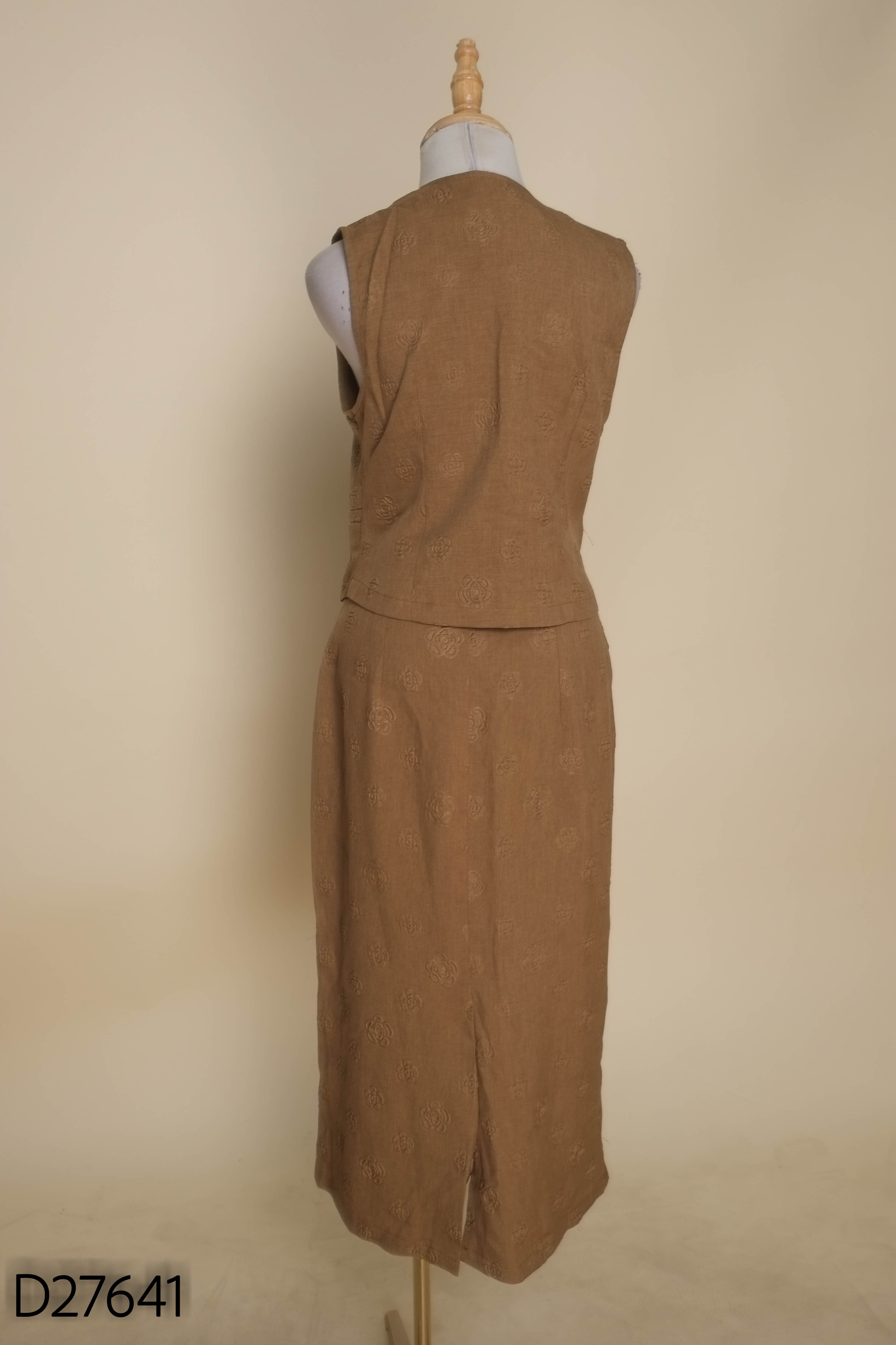 Set Áo gile nâu LEO'S WEARING + Chân váy
