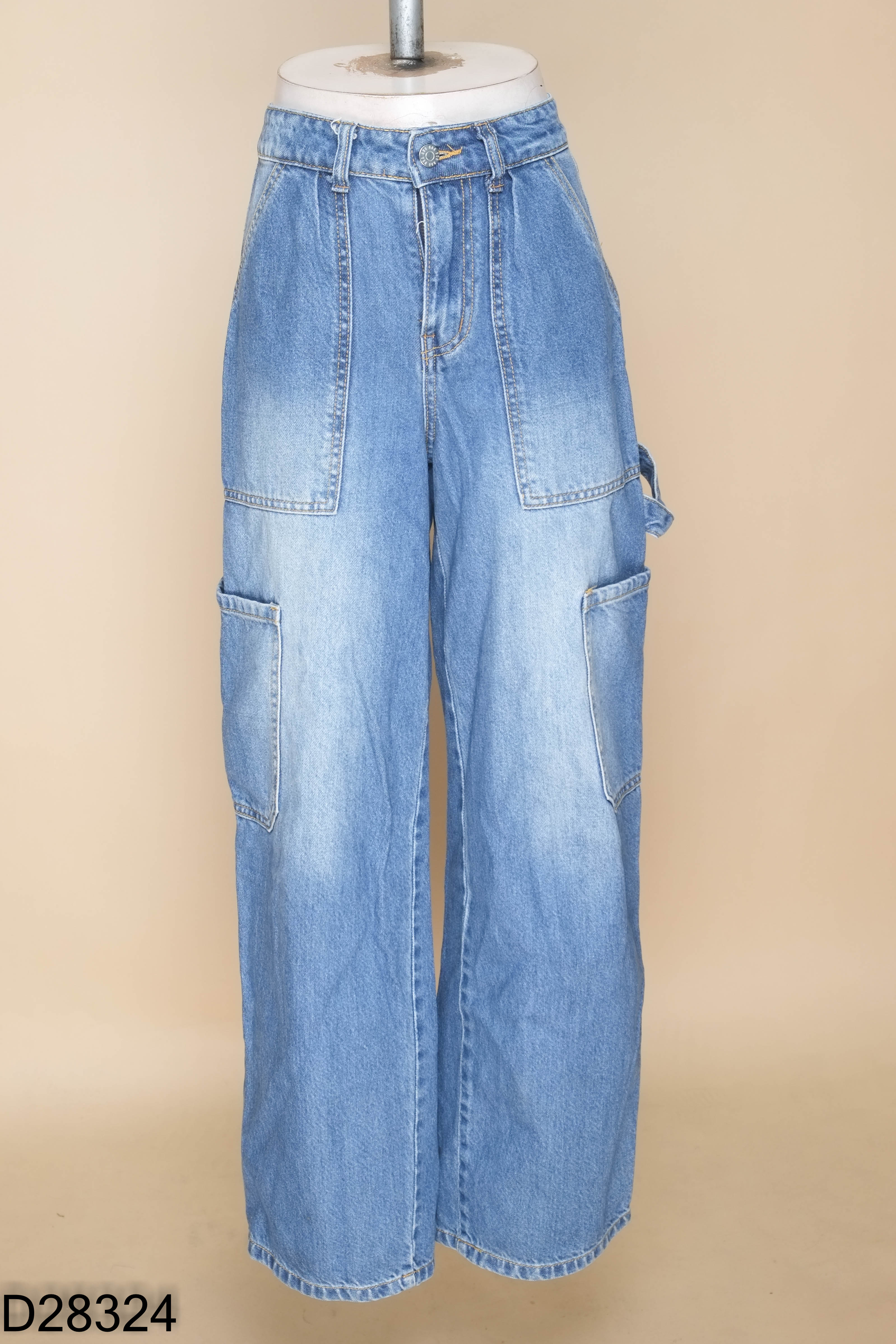 Quần jeans xanh BDG ống rộng túi hộp