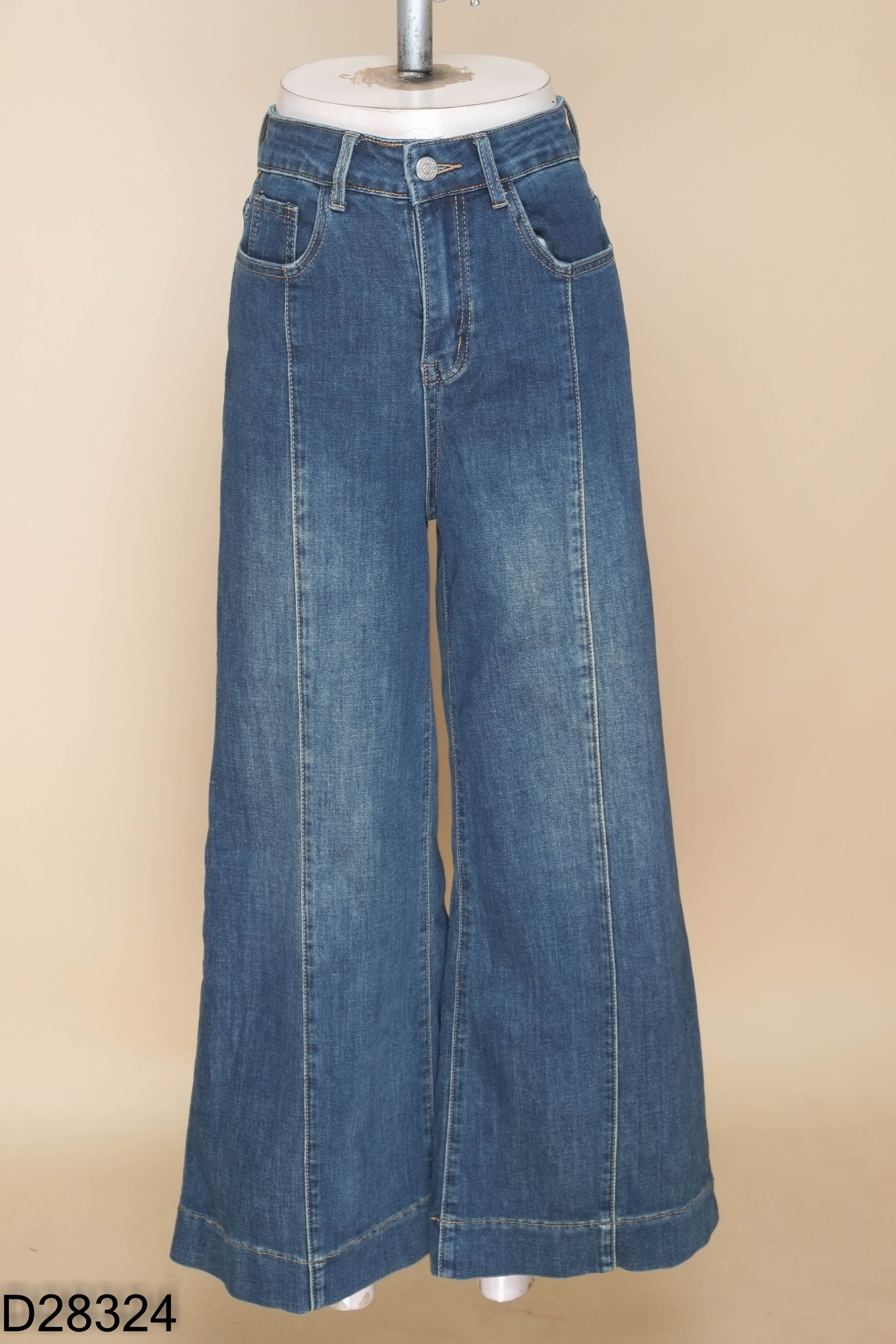 Quần jeans xanh sẫm ống rộng