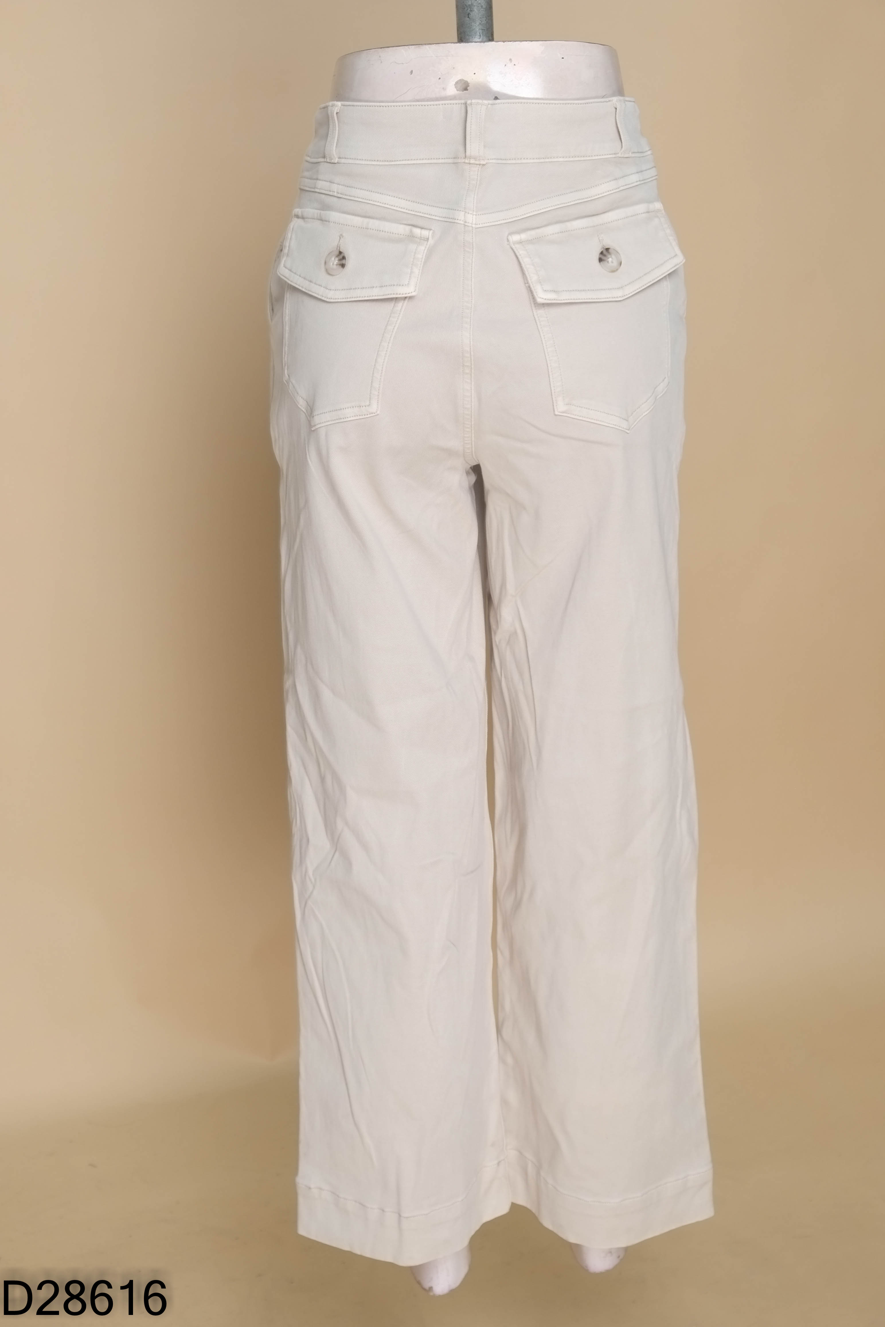 Quần jeans be trơn ống đứng