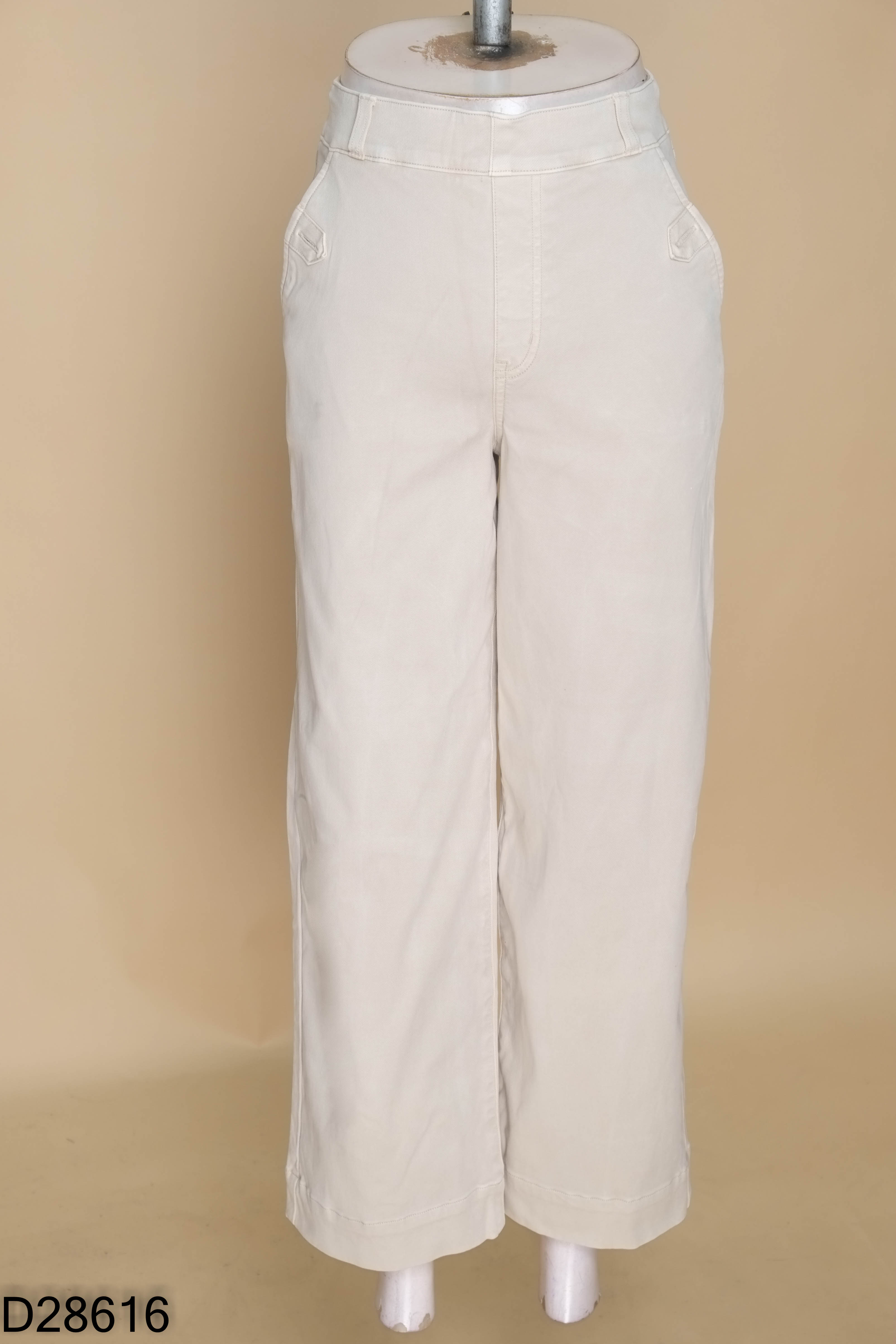 Quần jeans be trơn ống đứng