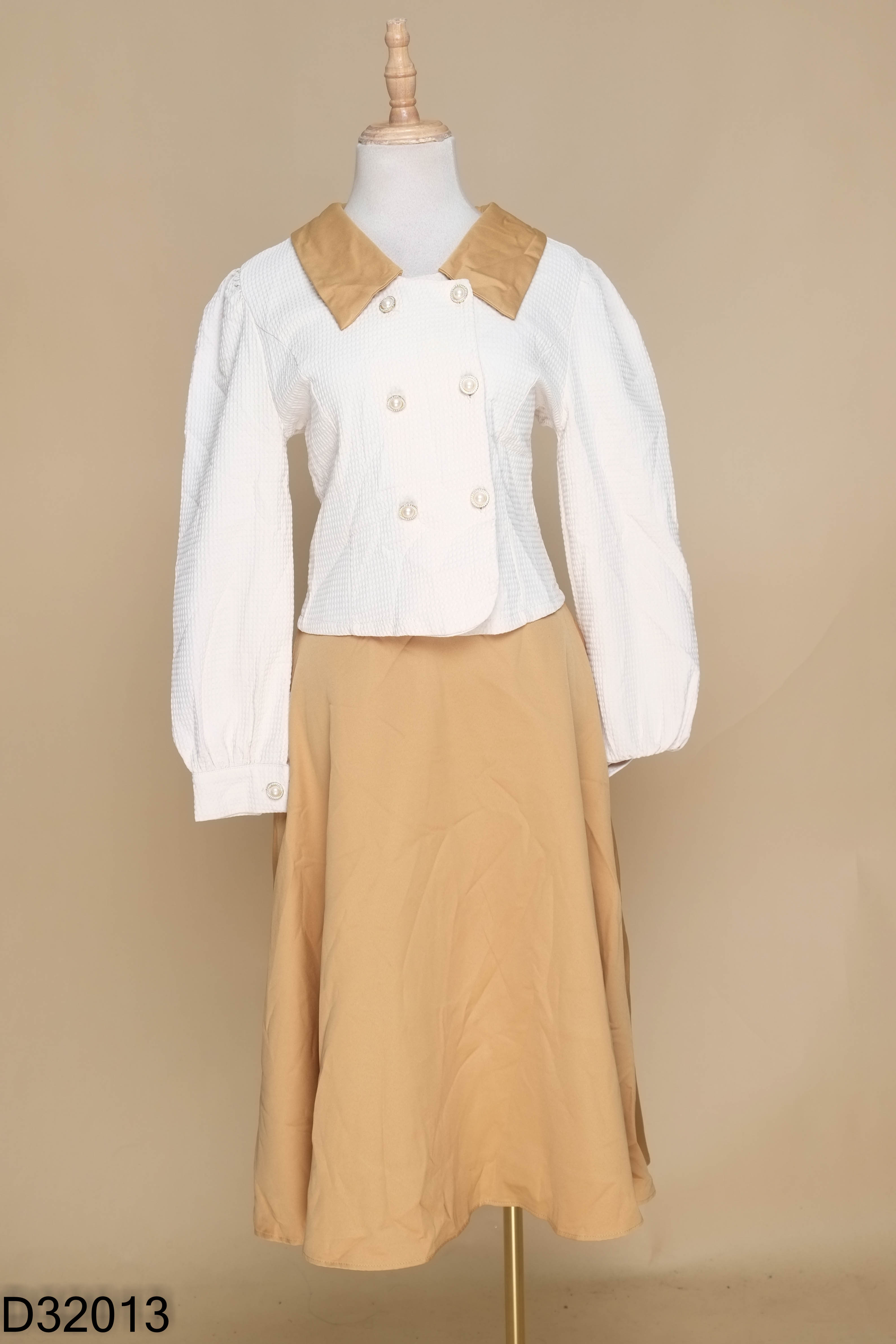 Set be cúc ngọc + chân váy