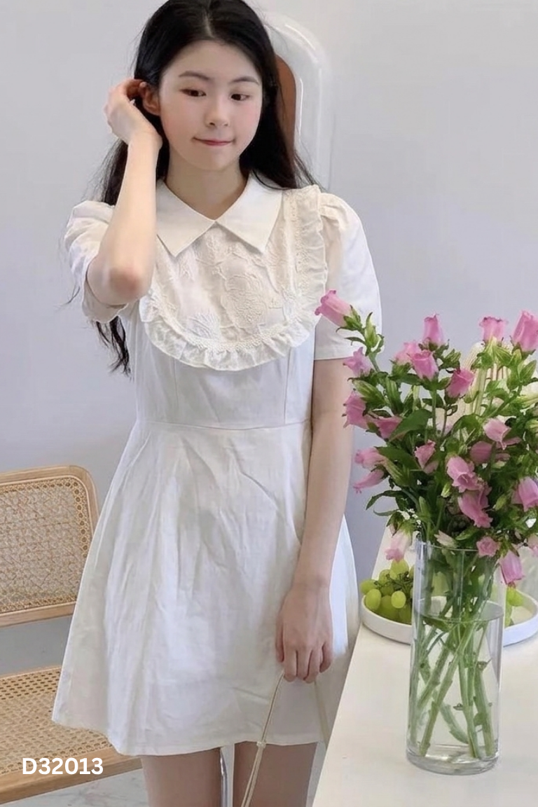Váy trắng kem viền bèo
