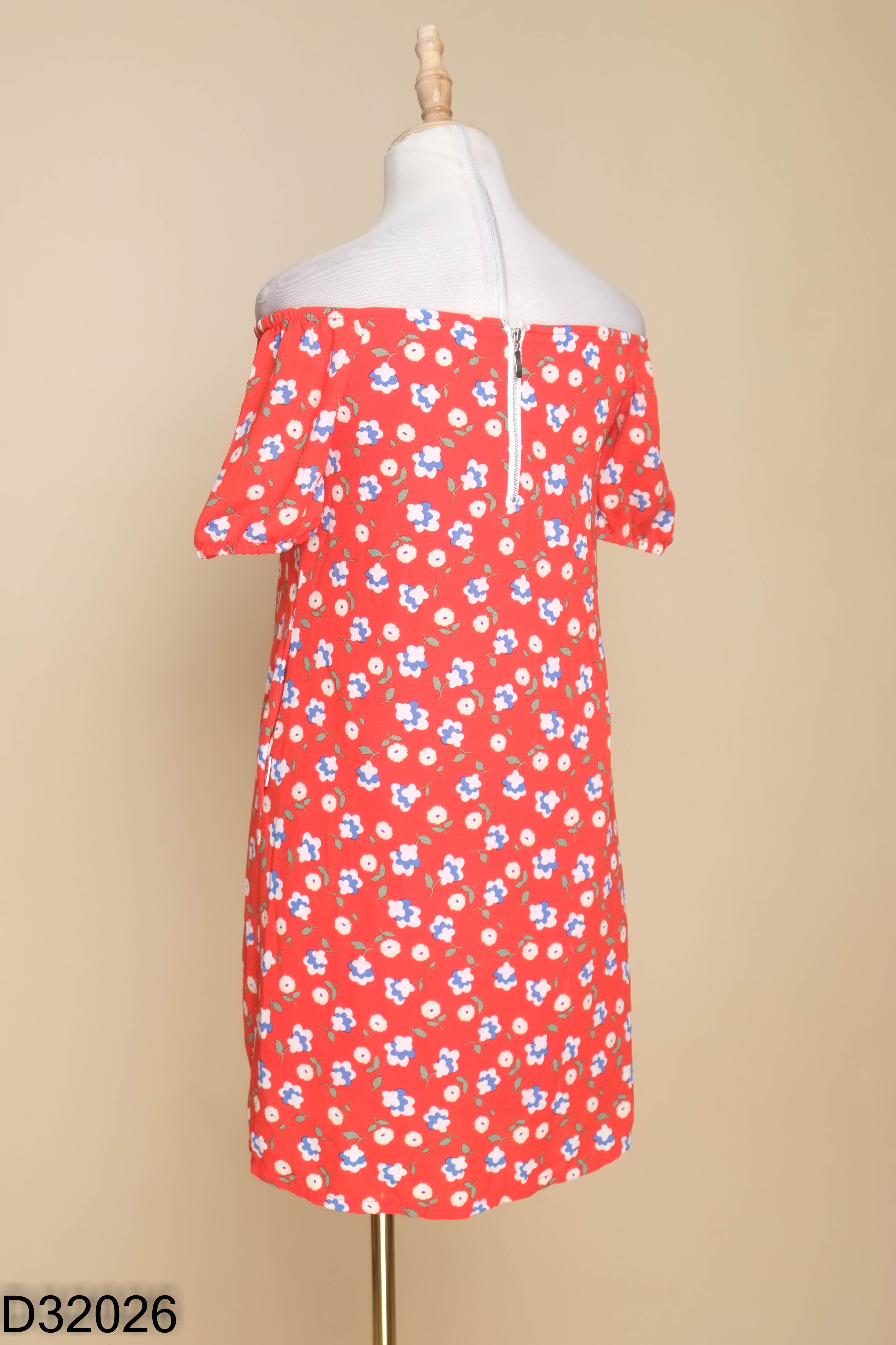 Váy 92 WEAR đỏ hoa