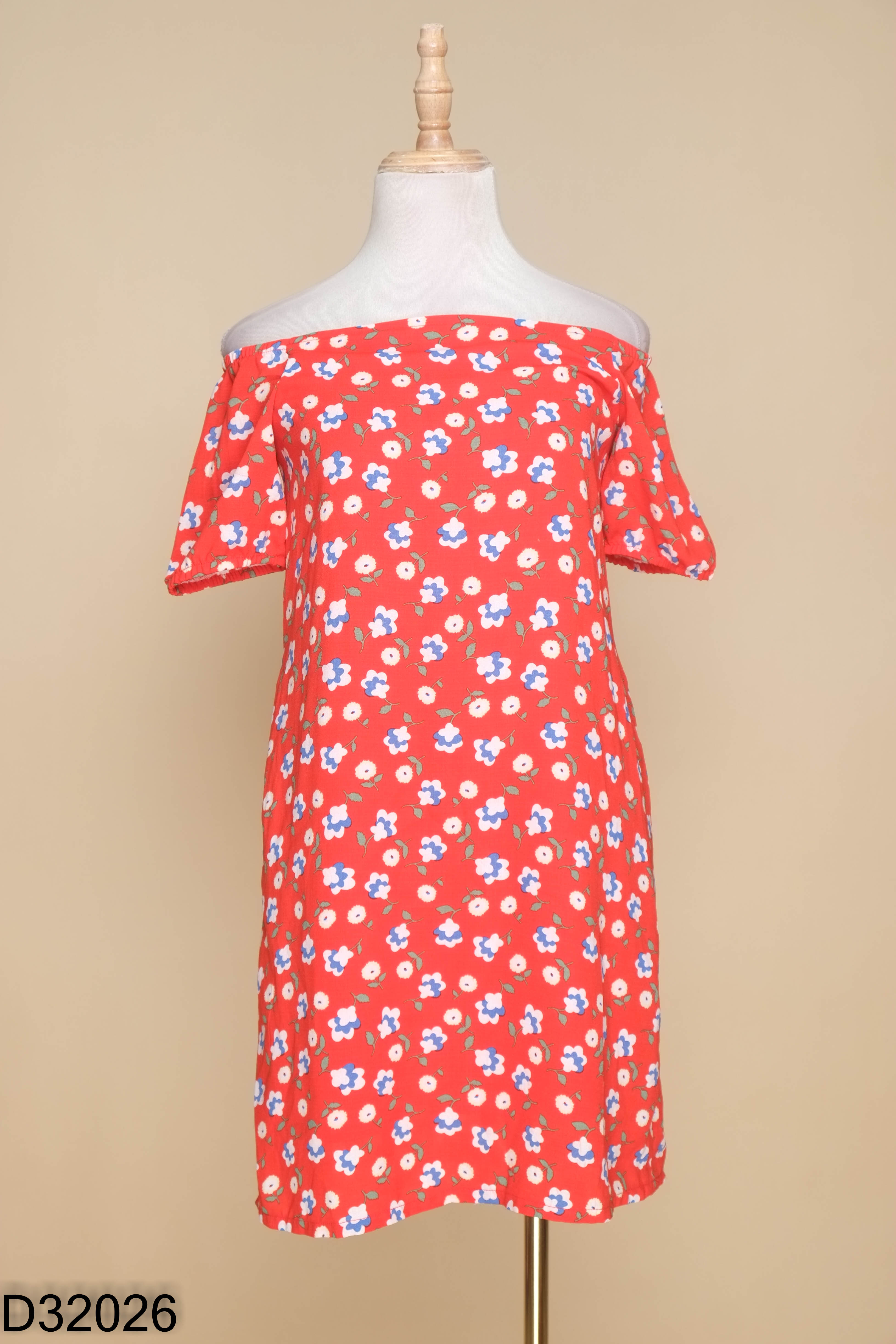 Váy 92 WEAR đỏ hoa