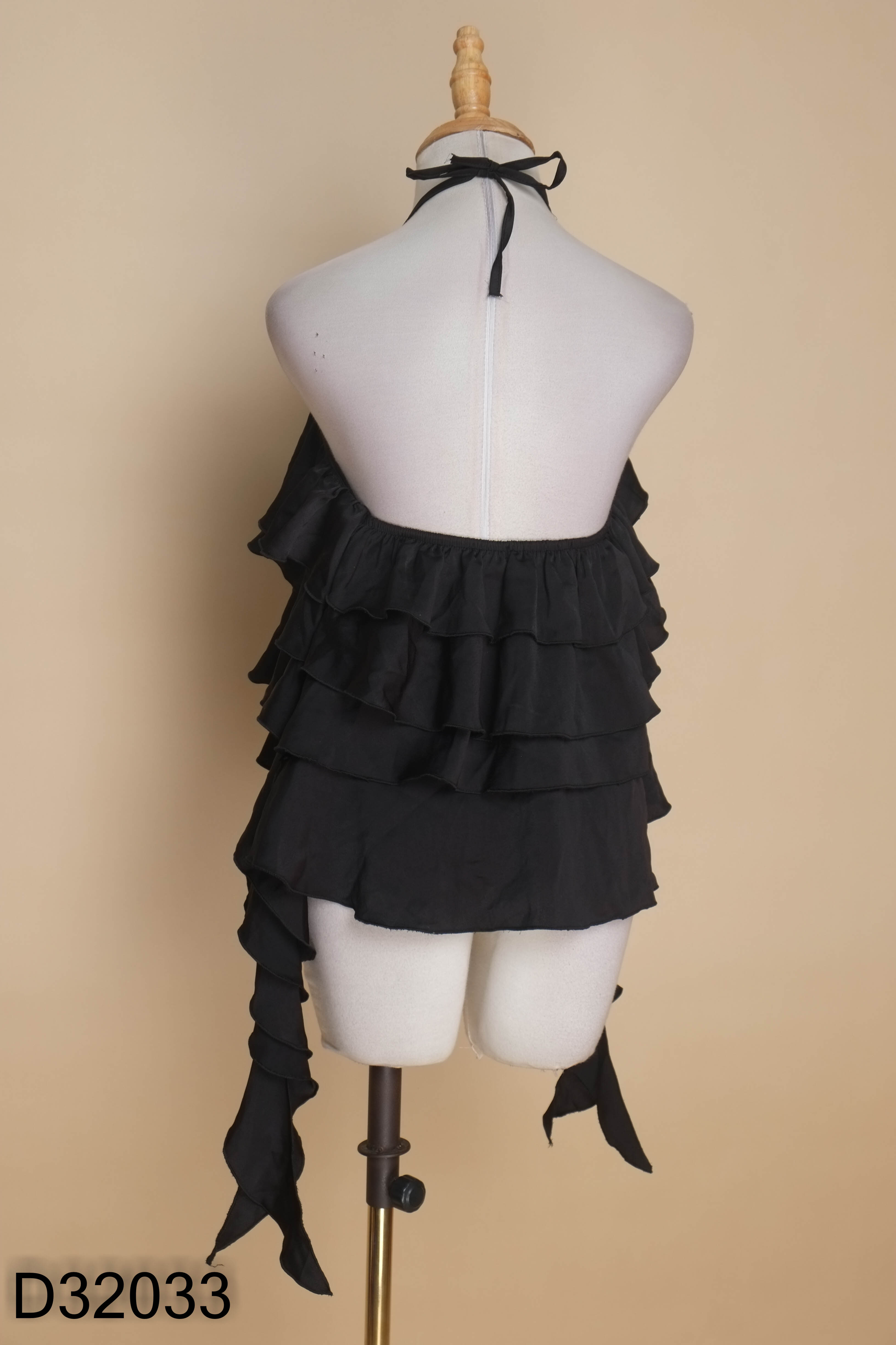 Áo đen HYEJIN croptop phối bèo